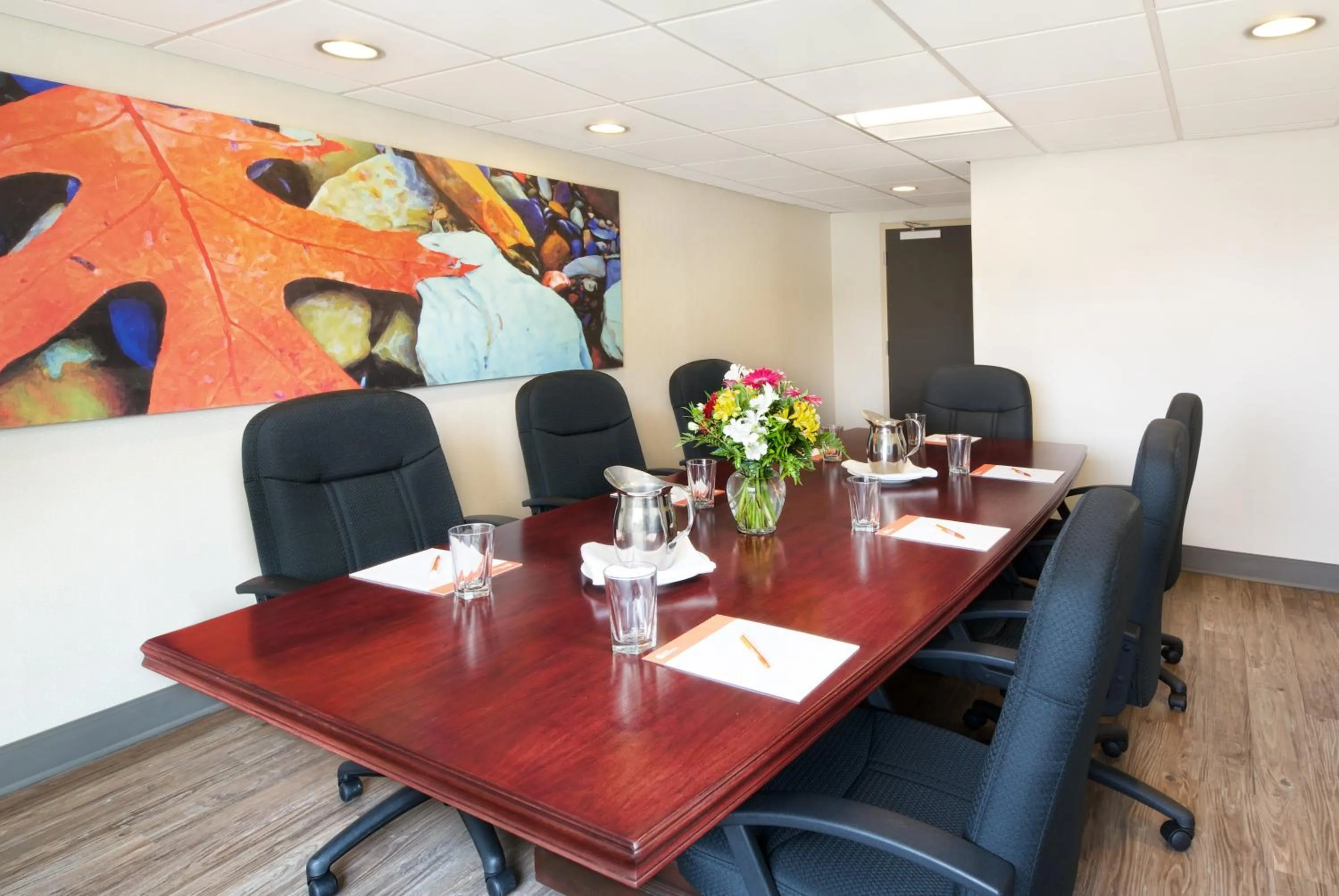 Meeting/conference room in Hotel Indigo Cleveland Beachwood by IHG