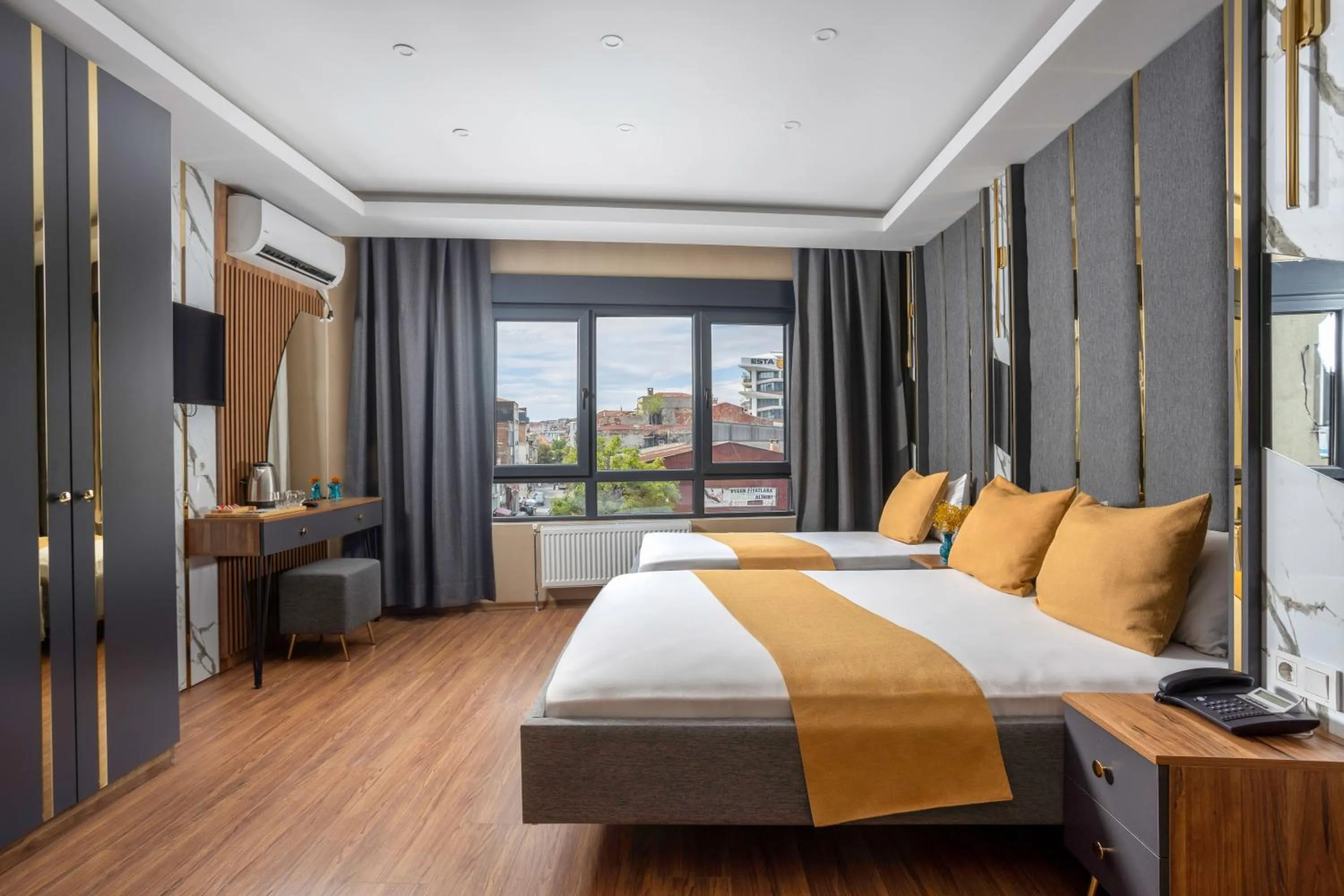 Photo of the whole room, Bed in Meridiani Taksim Hotel
