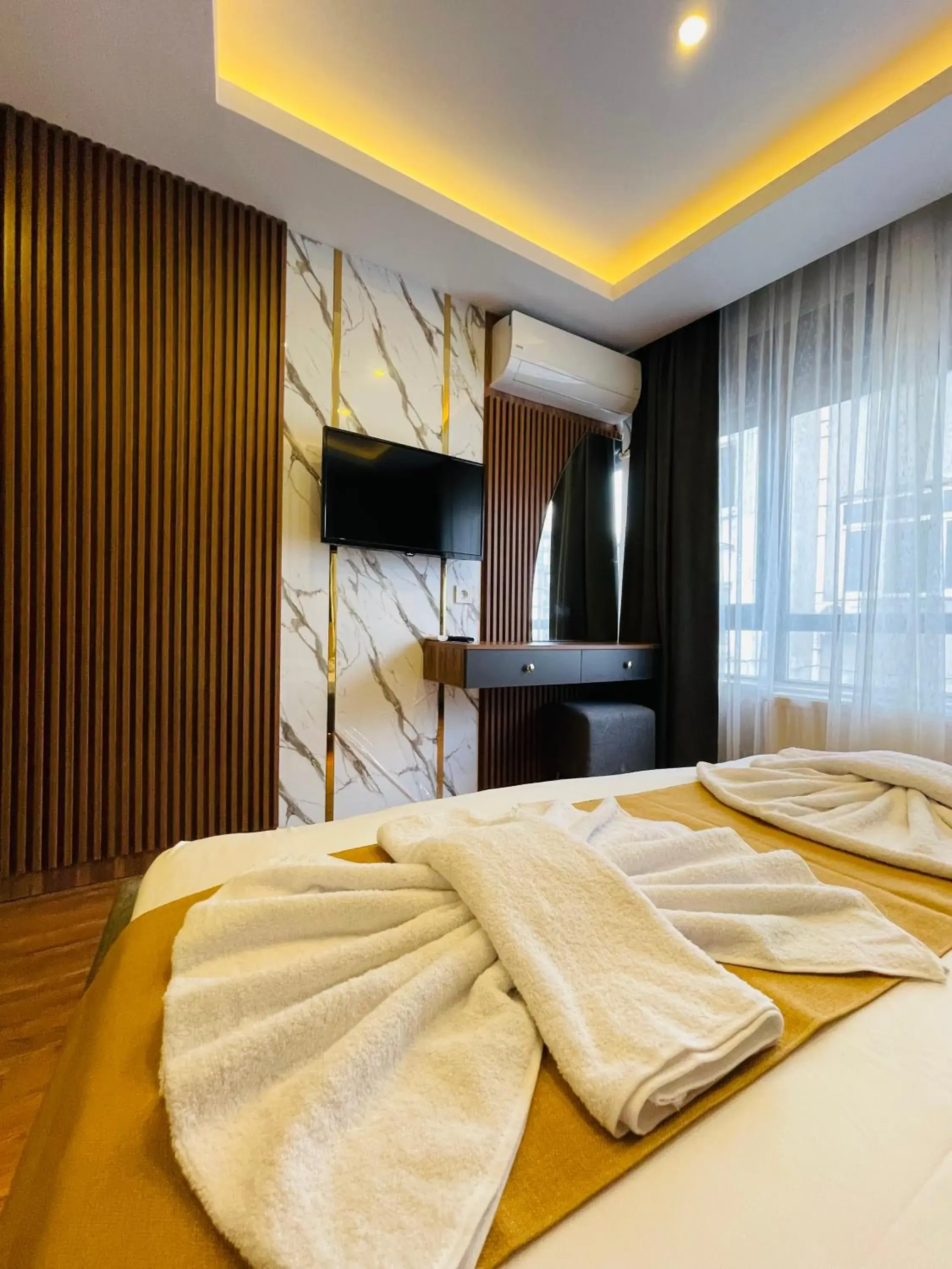 Decorative detail, Bed in Meridiani Taksim Hotel Decorative detail, Bed in Meridiani Taksim Hotel