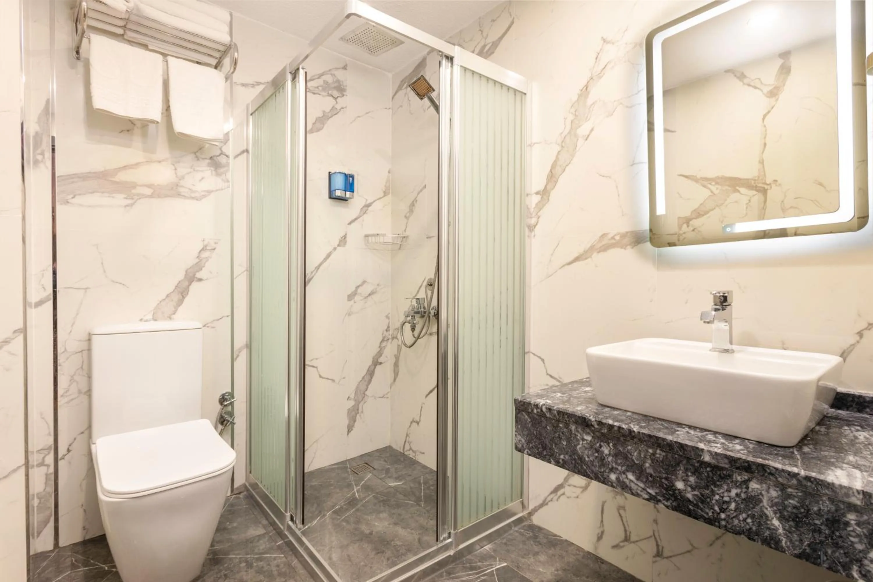 Bathroom in Meridiani Taksim Hotel