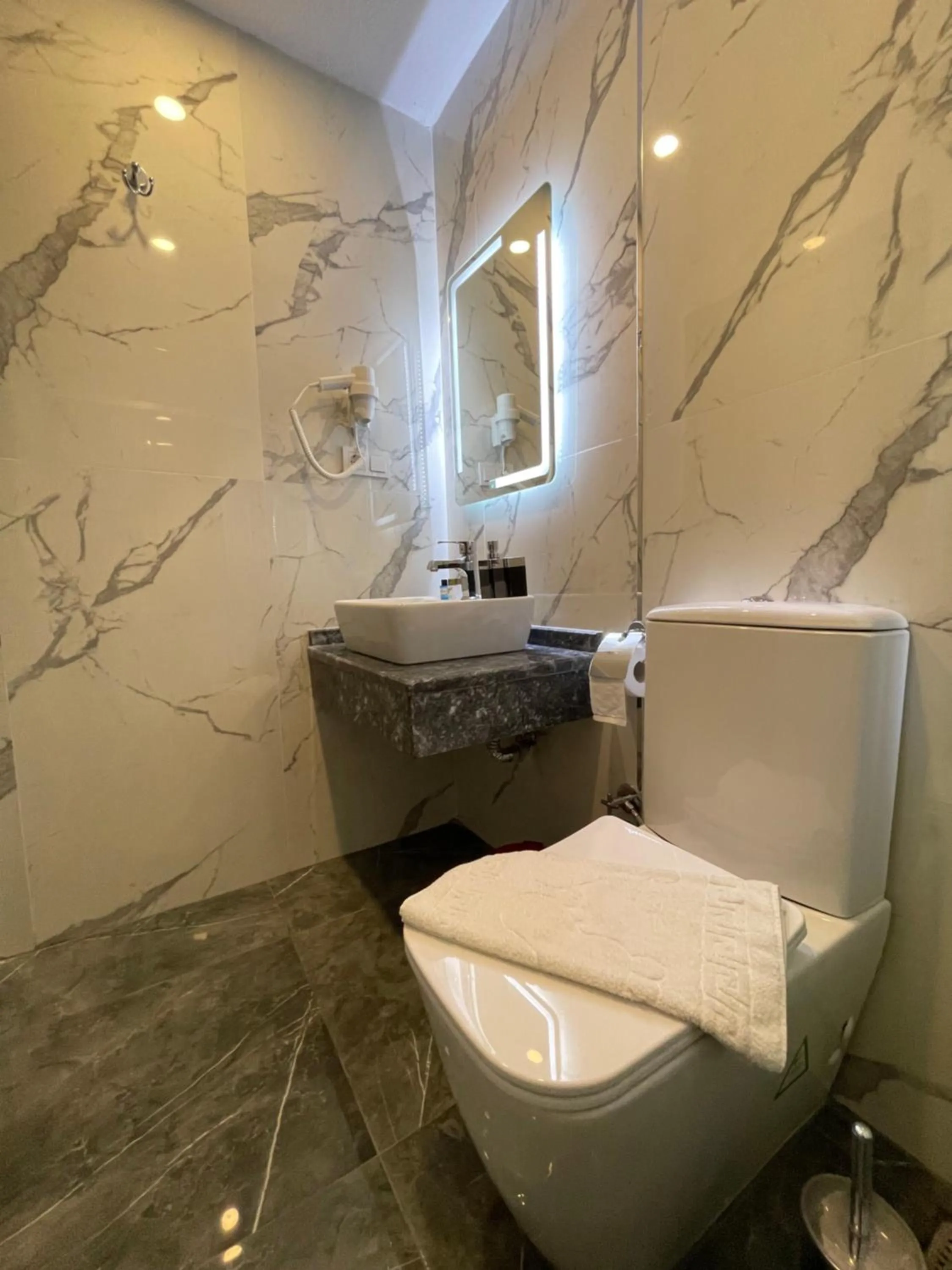 Bathroom in Meridiani Taksim Hotel