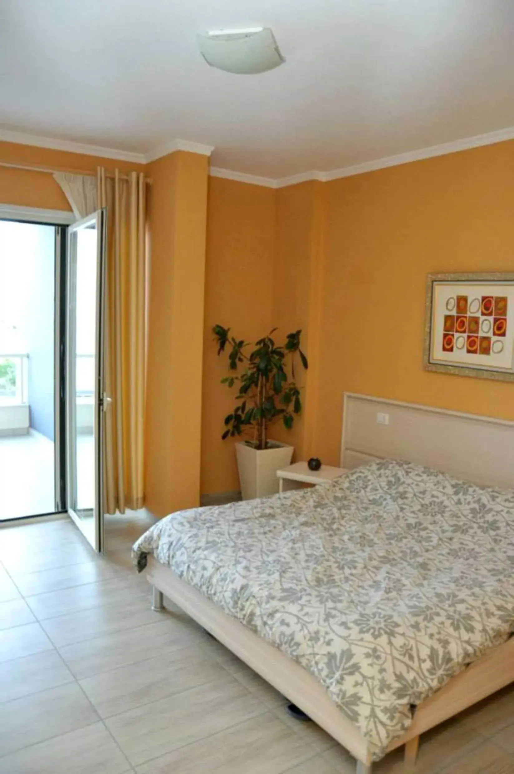 Double Room with Balcony in Hotel Vila Lule Double Room with Balcony in Hotel Vila Lule