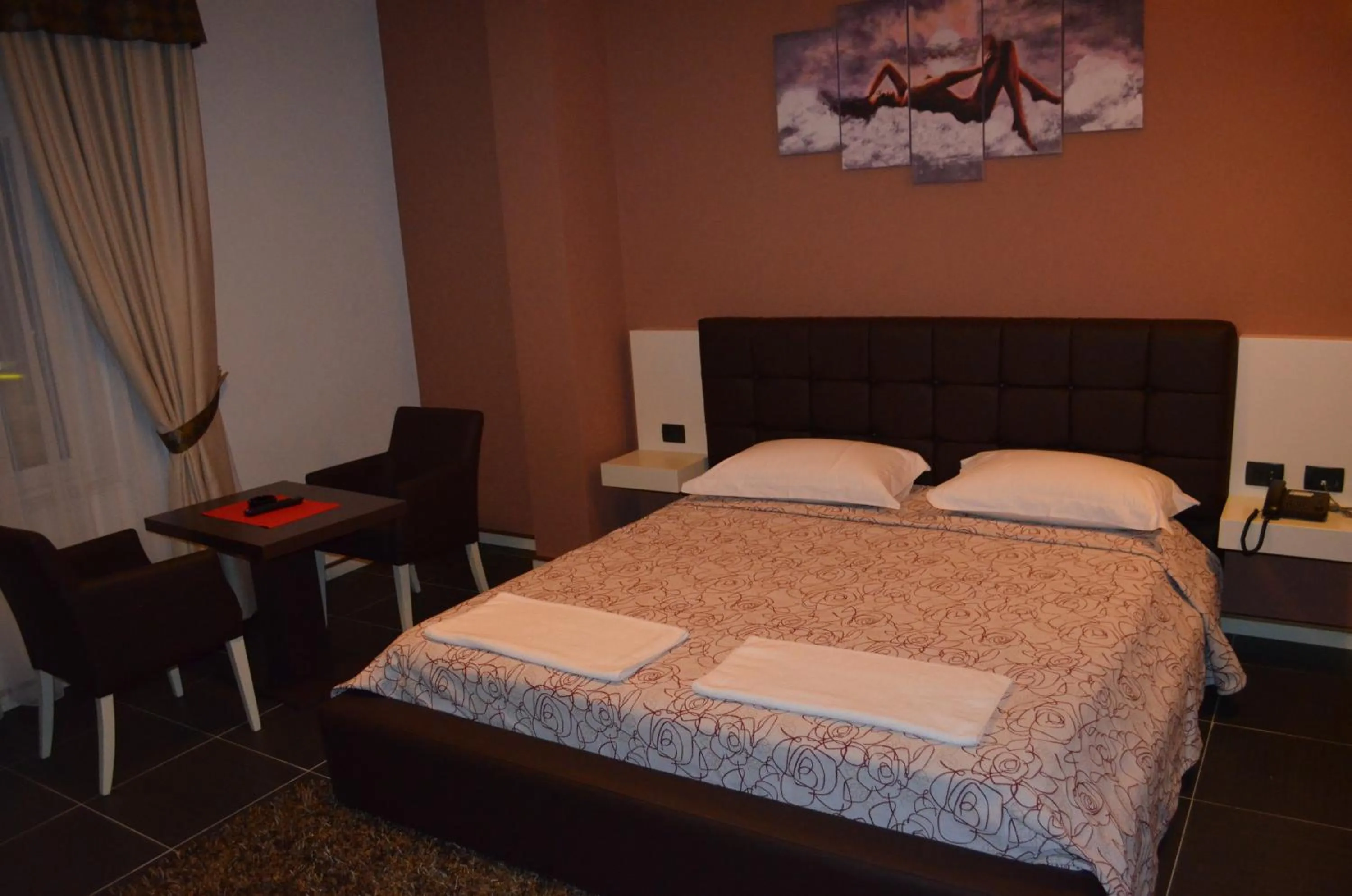 Bedroom, Bed in Hotel Mustang