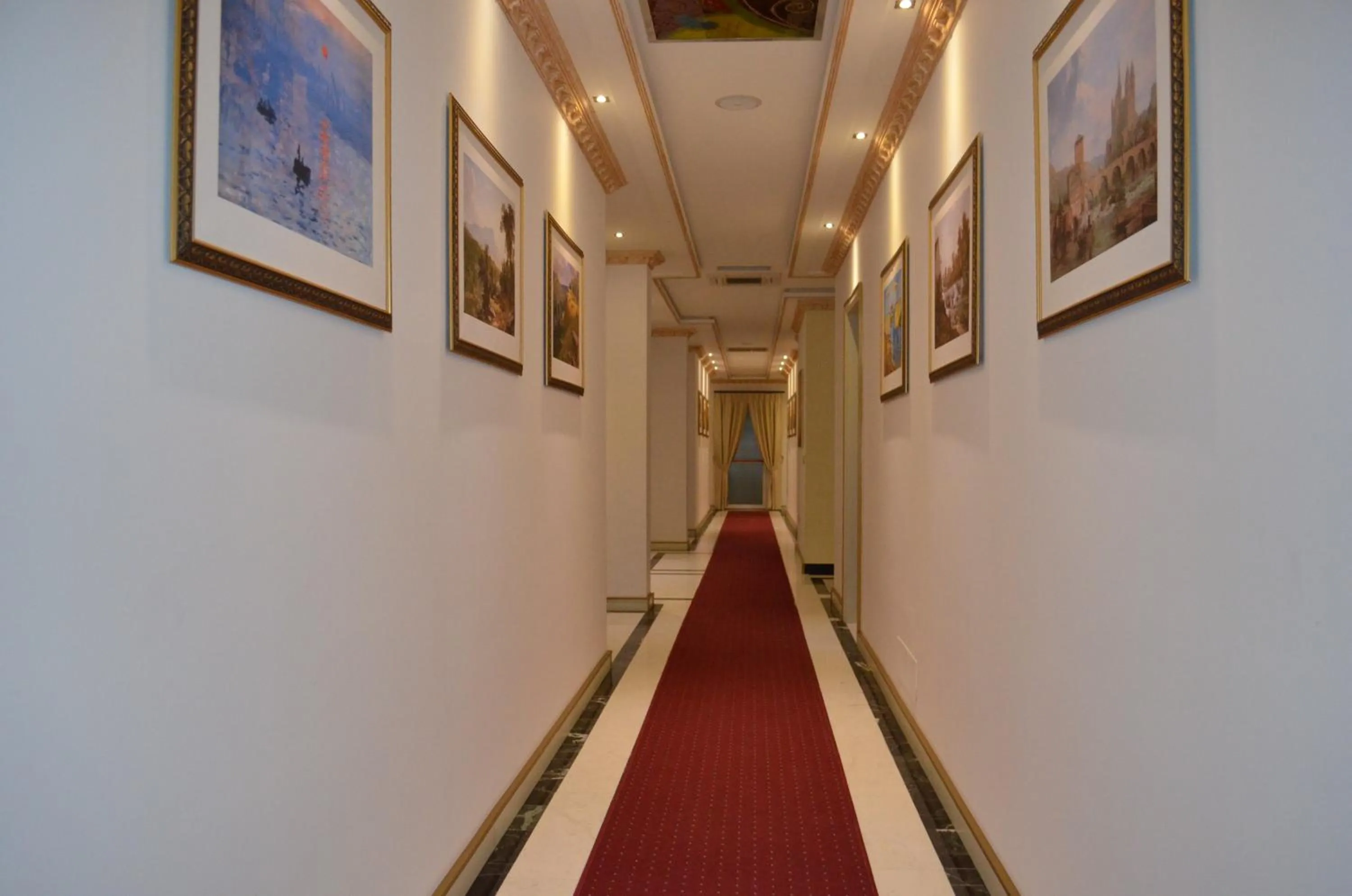 Lobby or reception in Hotel Mustang