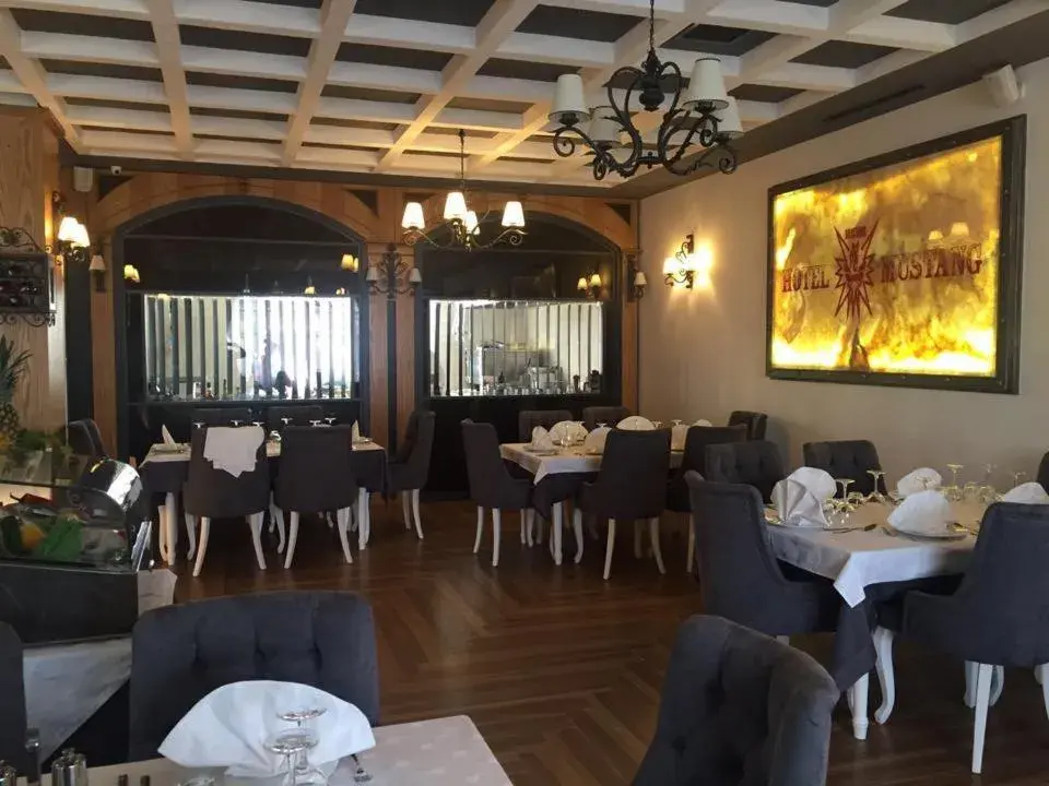 Twin Room in Hotel Mustang Twin Room in Hotel Mustang