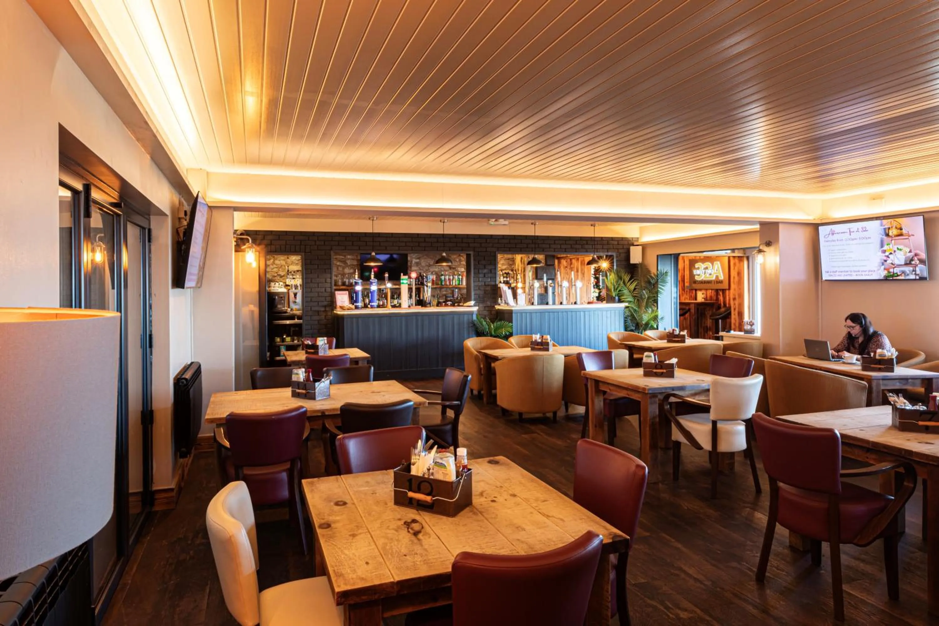 Lounge or bar in Springfield Hotel & Health Club