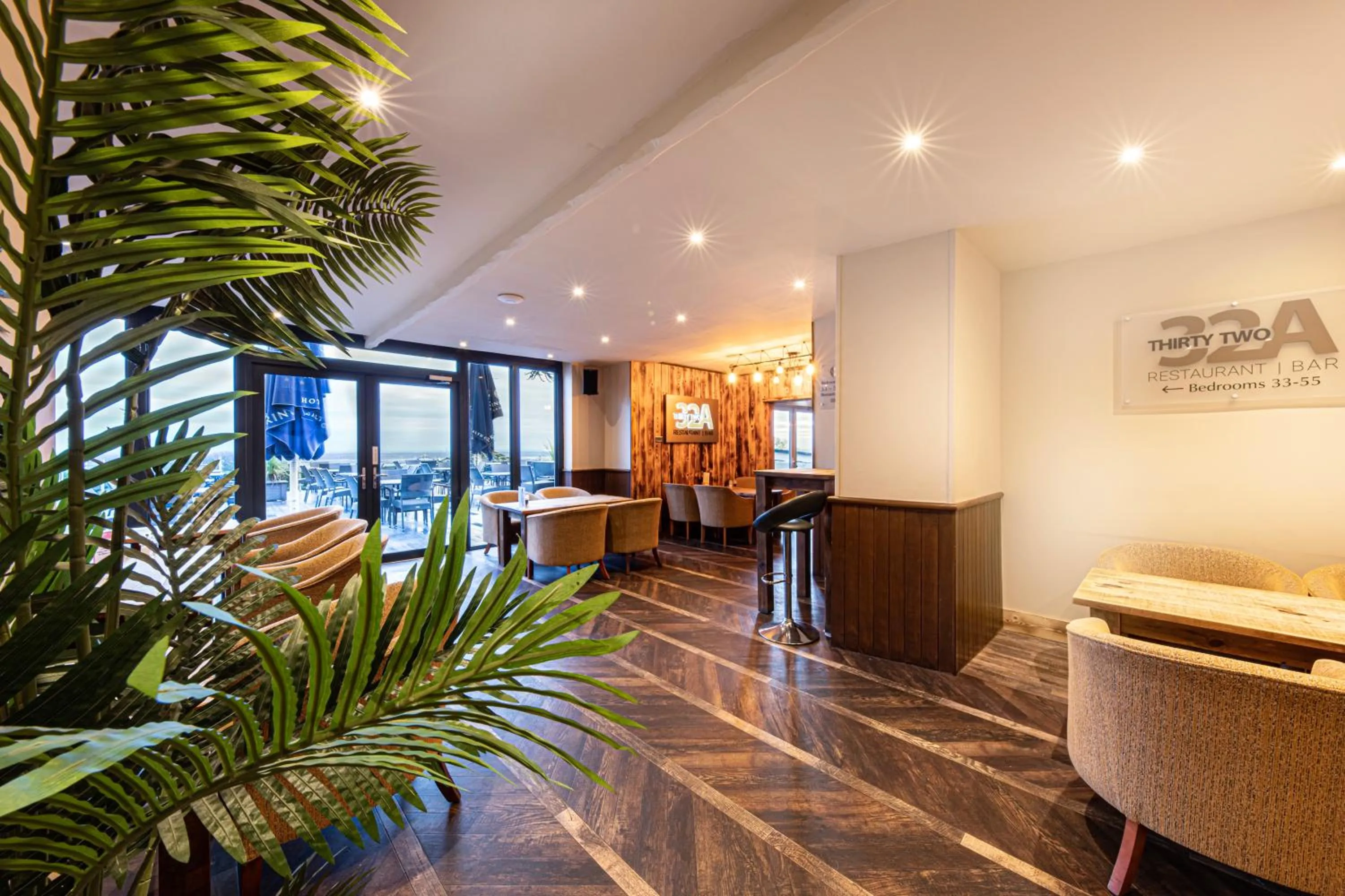 Restaurant/places to eat in Springfield Hotel & Health Club