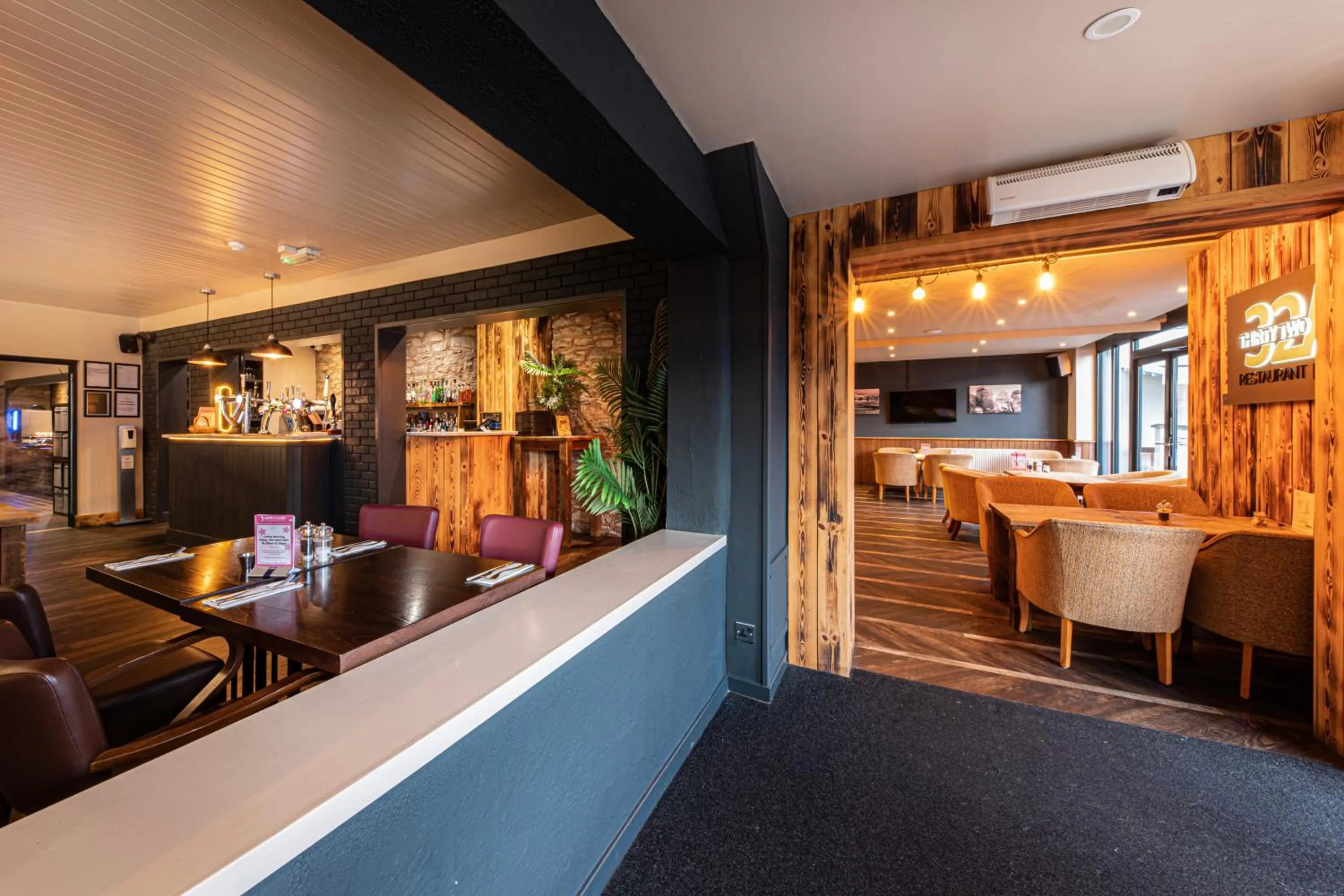 Restaurant/places to eat in Springfield Hotel & Health Club