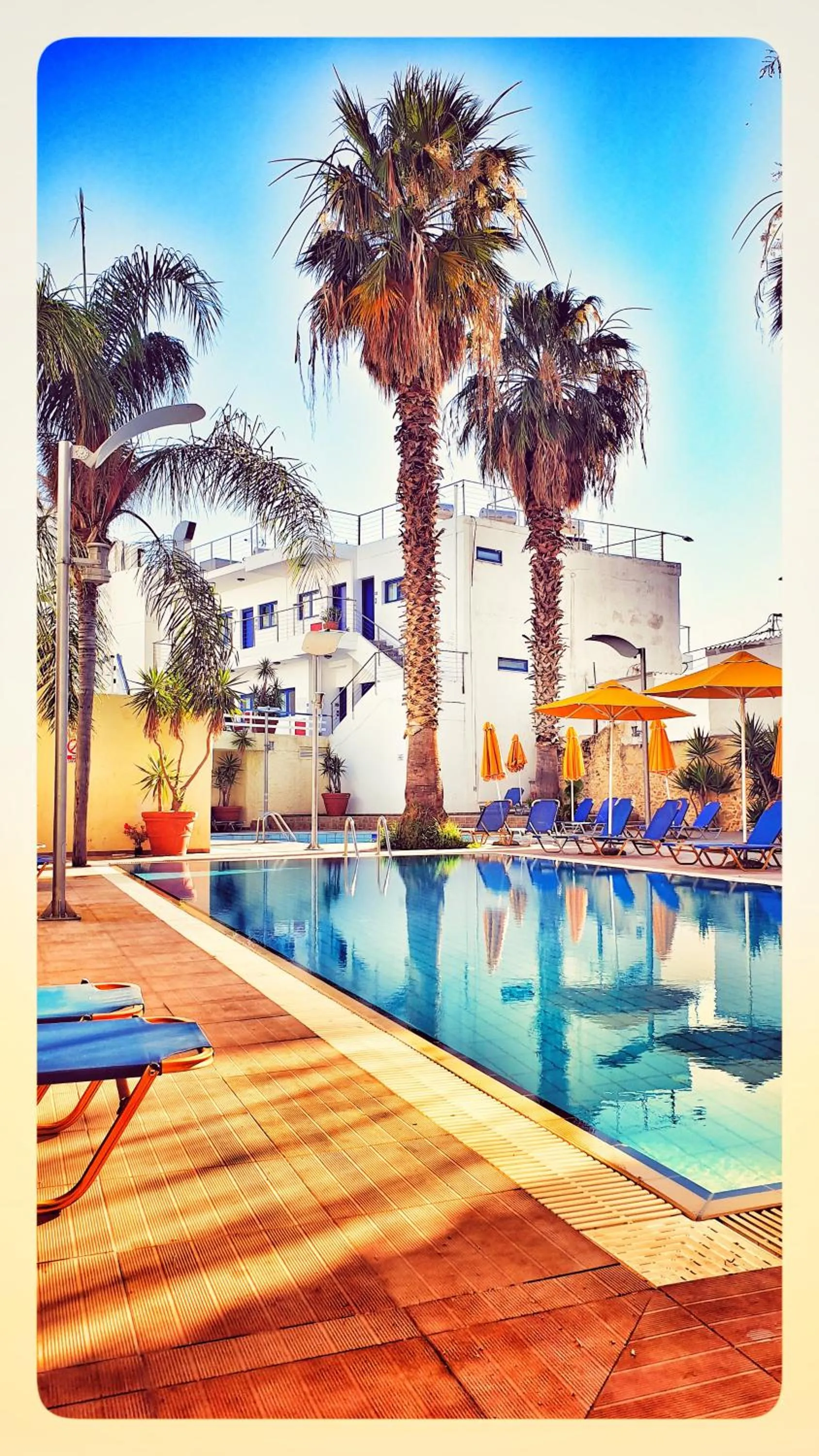 Swimming pool in Kassavetis Center - Hotel Studios & Apartments