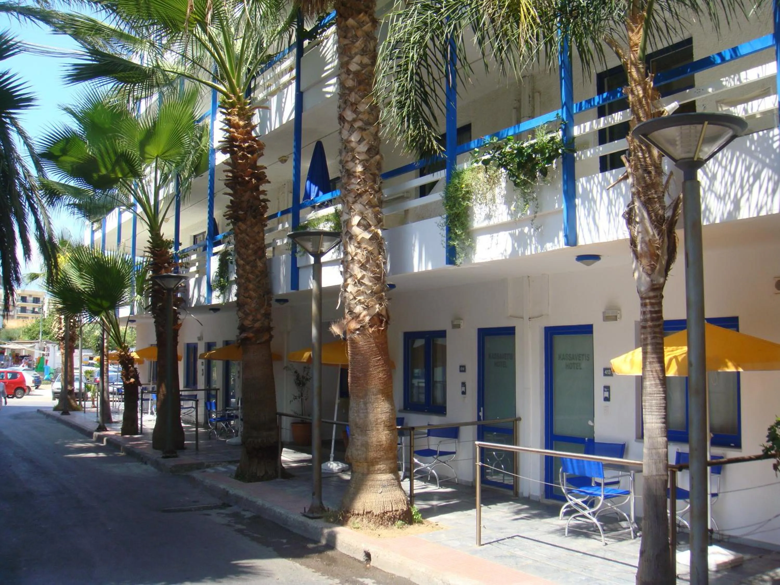 Property building in Kassavetis Center - Hotel Studios & Apartments