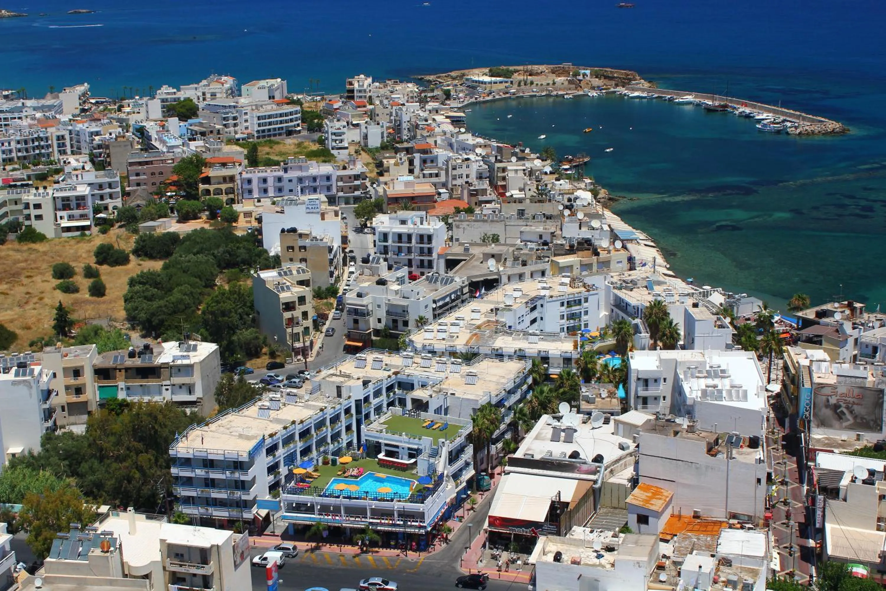 Bird's eye view in Kassavetis Center - Hotel Studios & Apartments