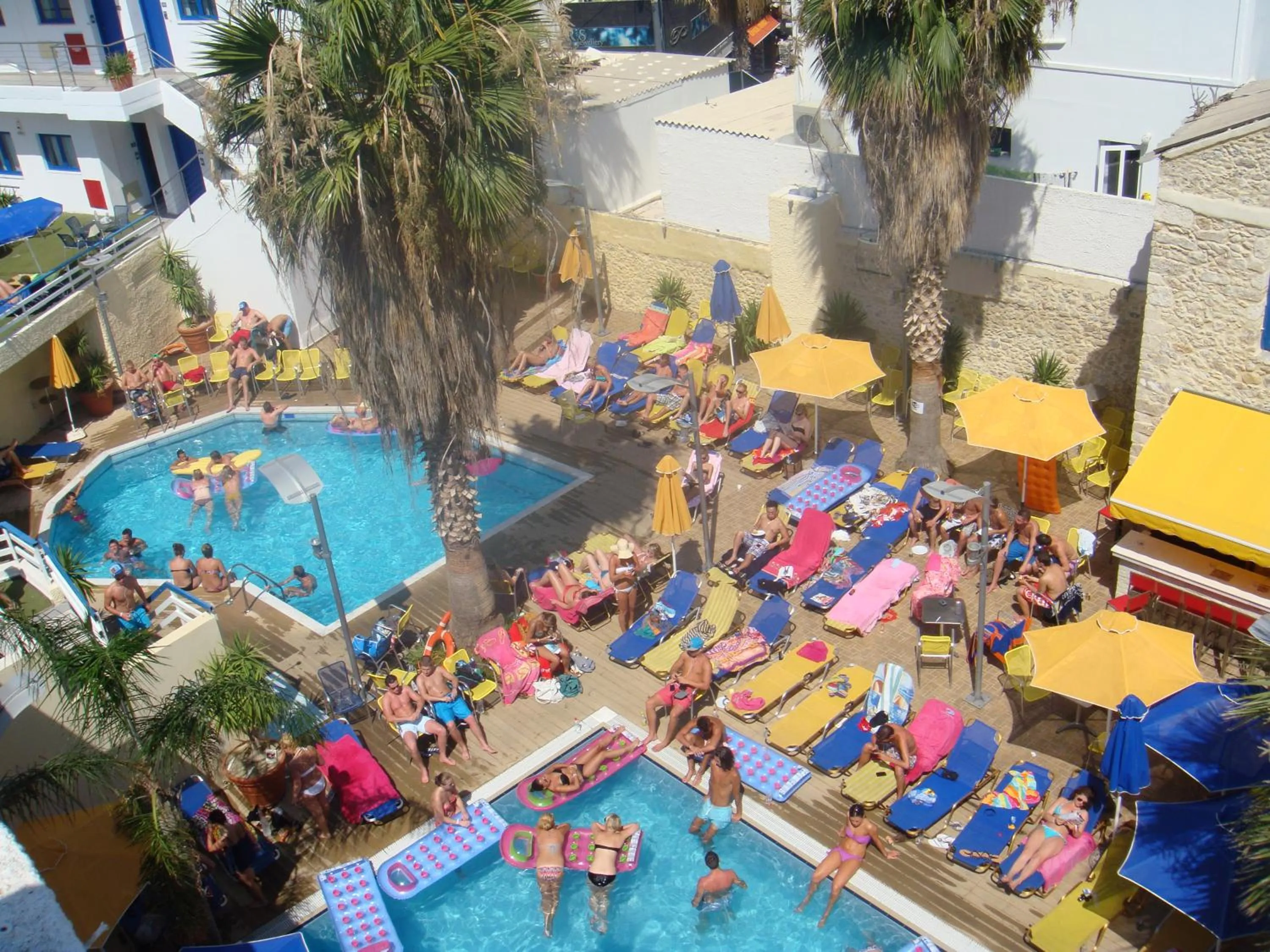 People in Kassavetis Center - Hotel Studios & Apartments