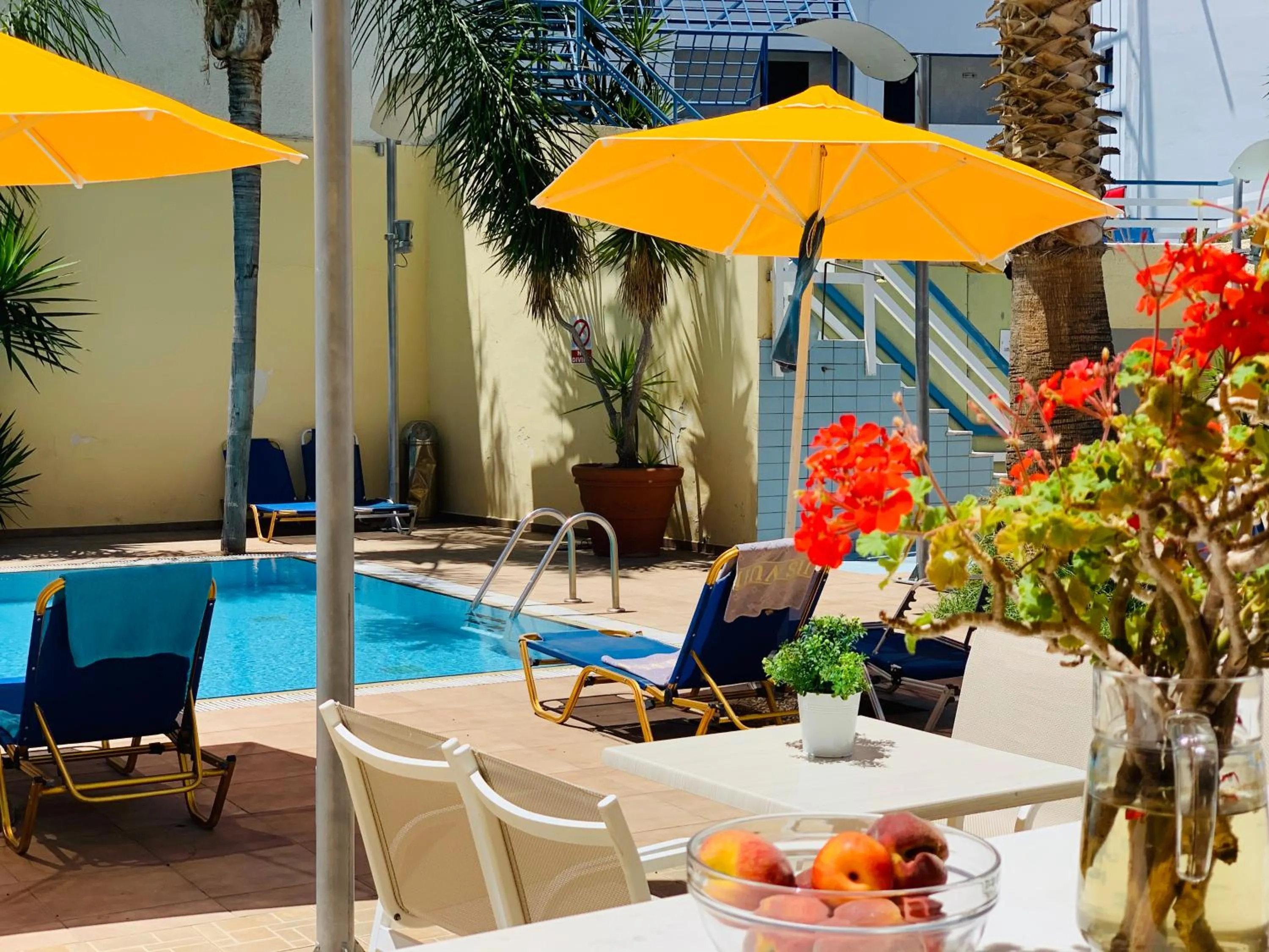 Lounge or bar in Kassavetis Center - Hotel Studios & Apartments