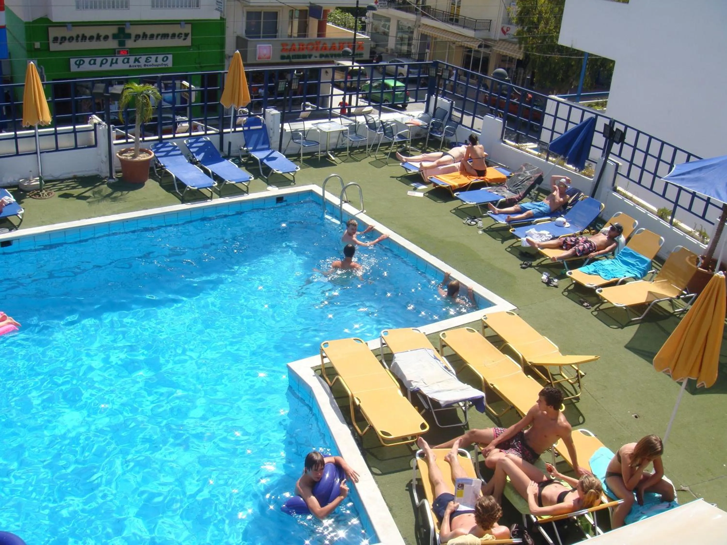 Swimming pool in Kassavetis Center - Hotel Studios & Apartments