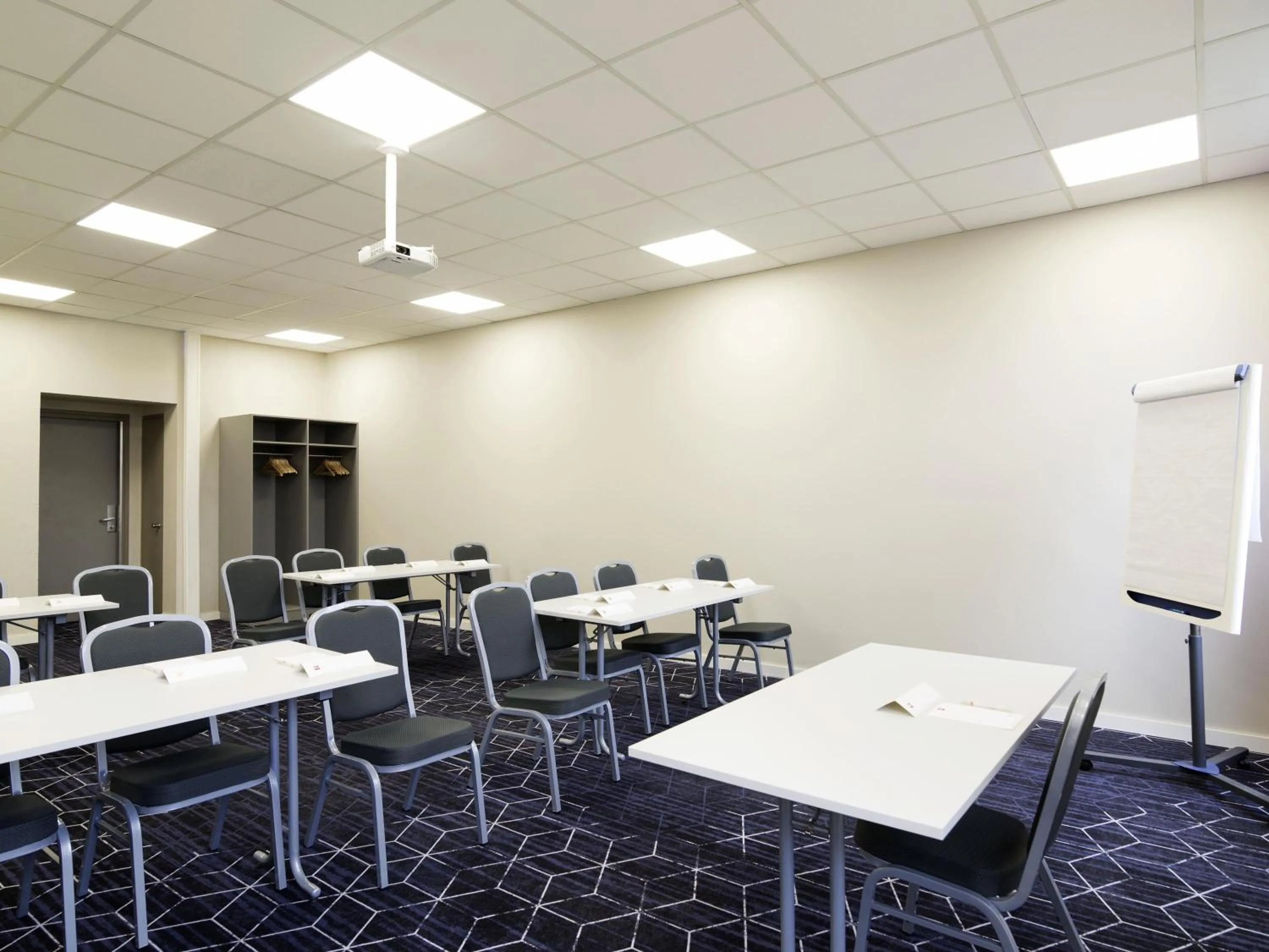 Meeting/conference room in ibis Rotterdam Vlaardingen