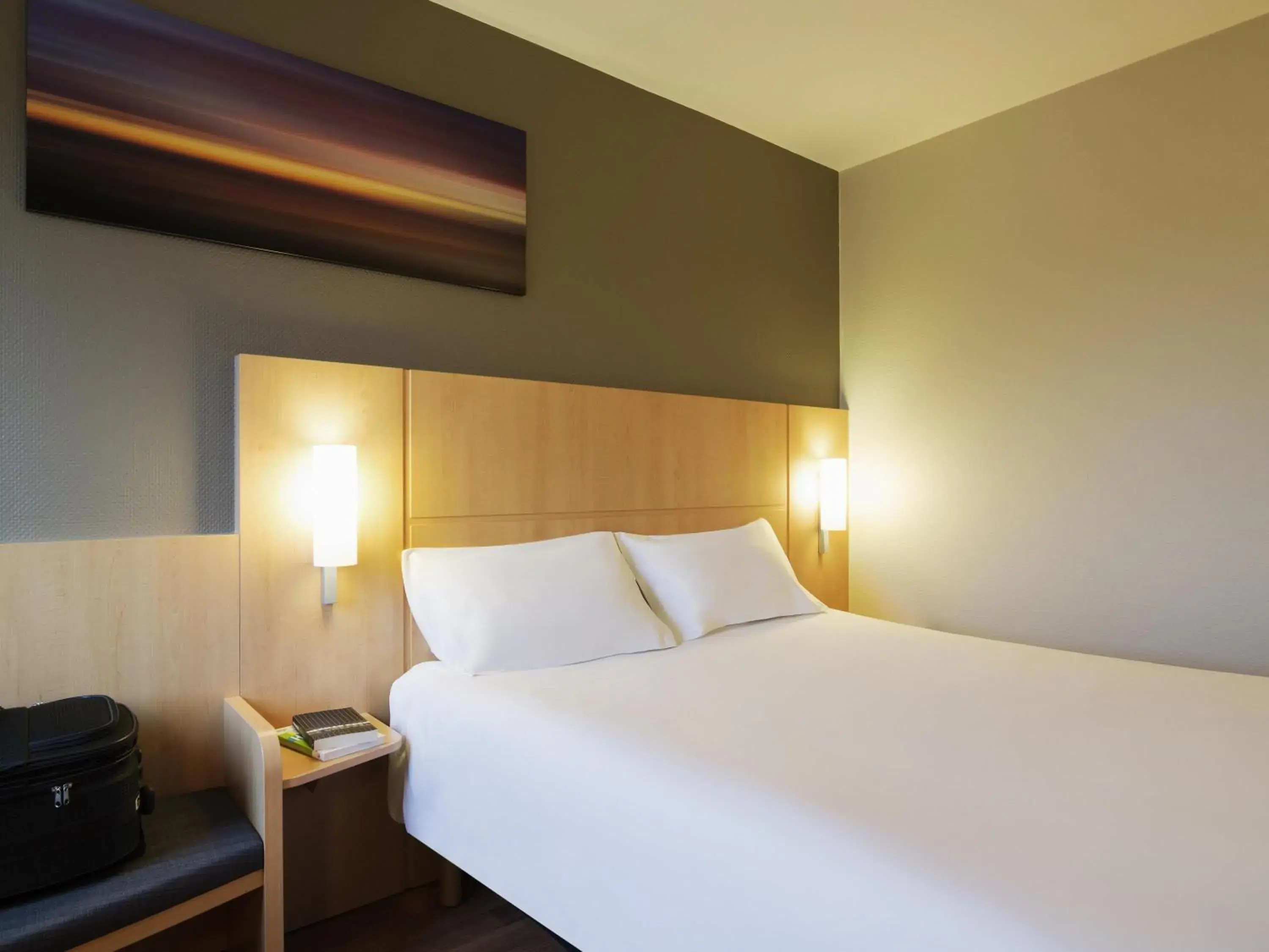 Bedroom, Bed in ibis Rotterdam Vlaardingen Bedroom, Bed in ibis Rotterdam Vlaardingen