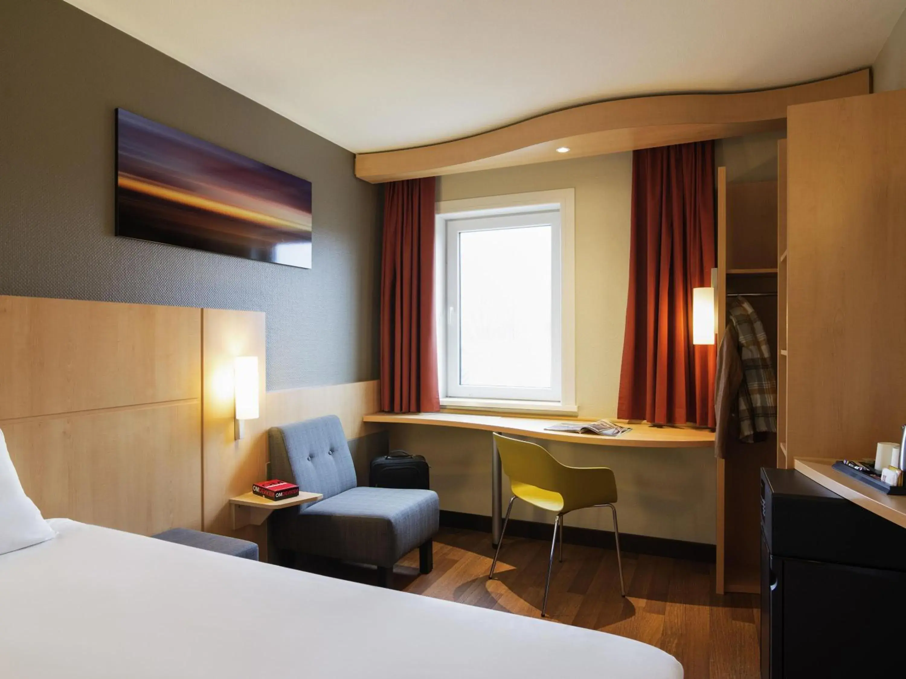 Bedroom, Bed in ibis Rotterdam Vlaardingen Bedroom, Bed in ibis Rotterdam Vlaardingen