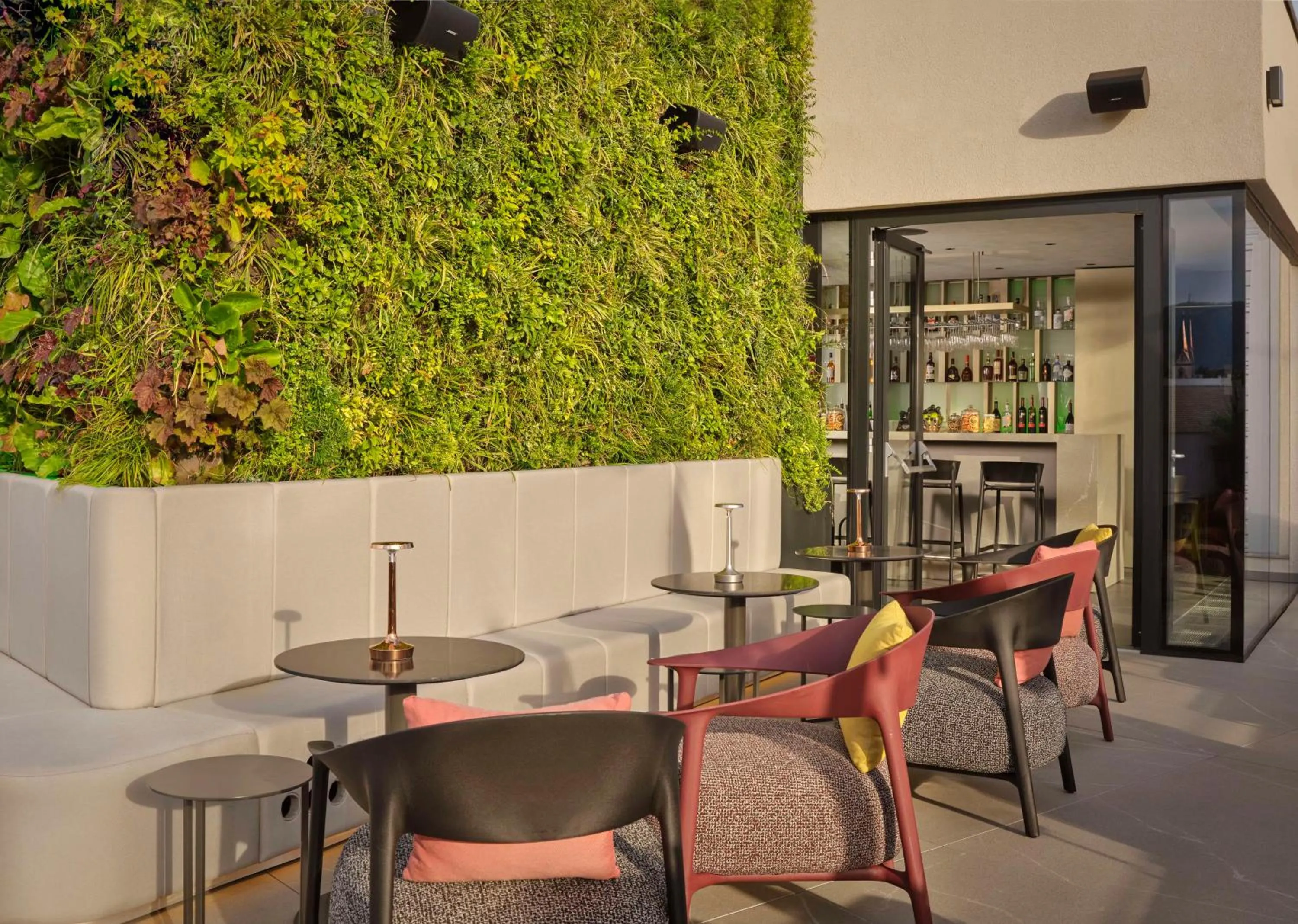 Lounge or bar in art'otel Zagreb, Powered by Radisson Hotels