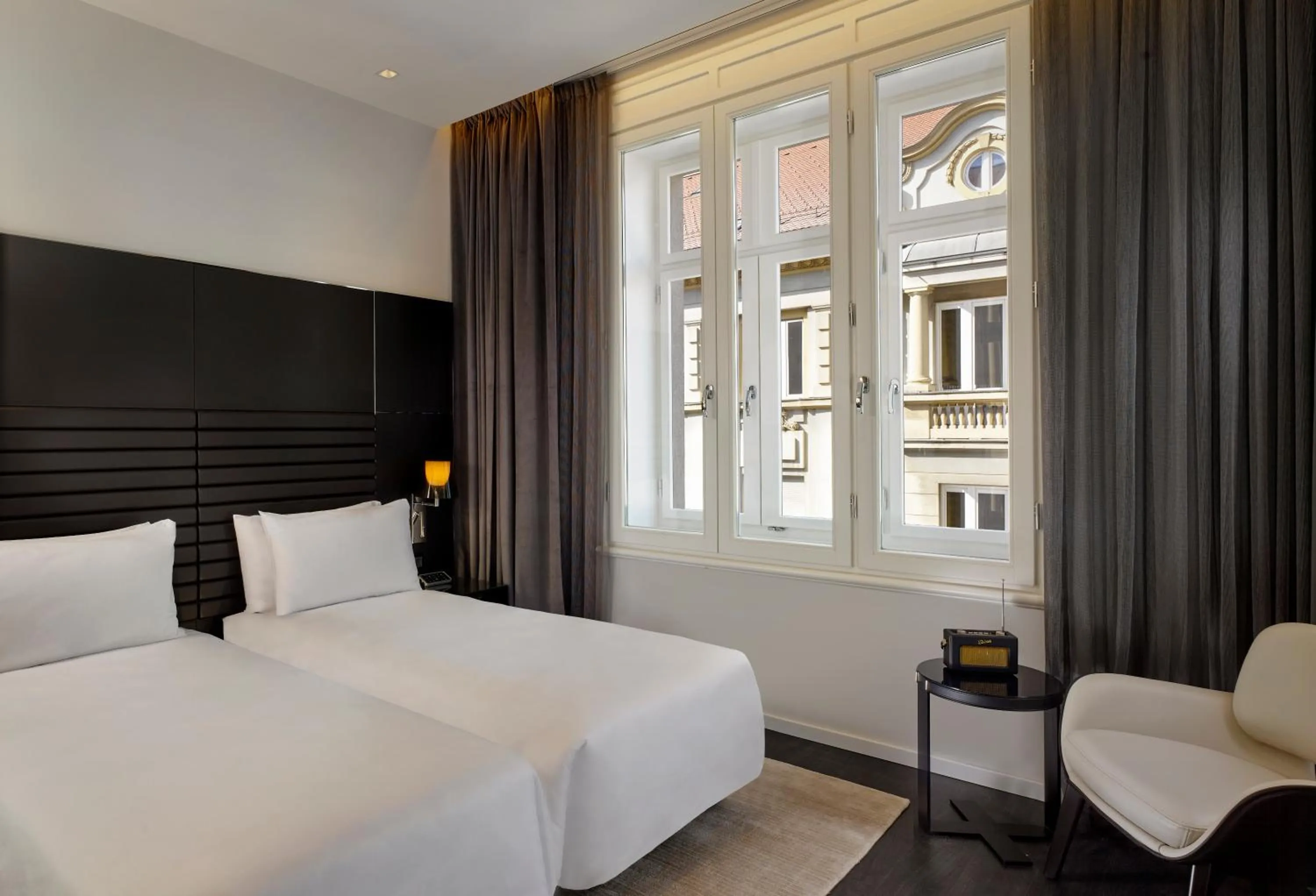 Bedroom, Bed in art'otel Zagreb, Powered by Radisson Hotels