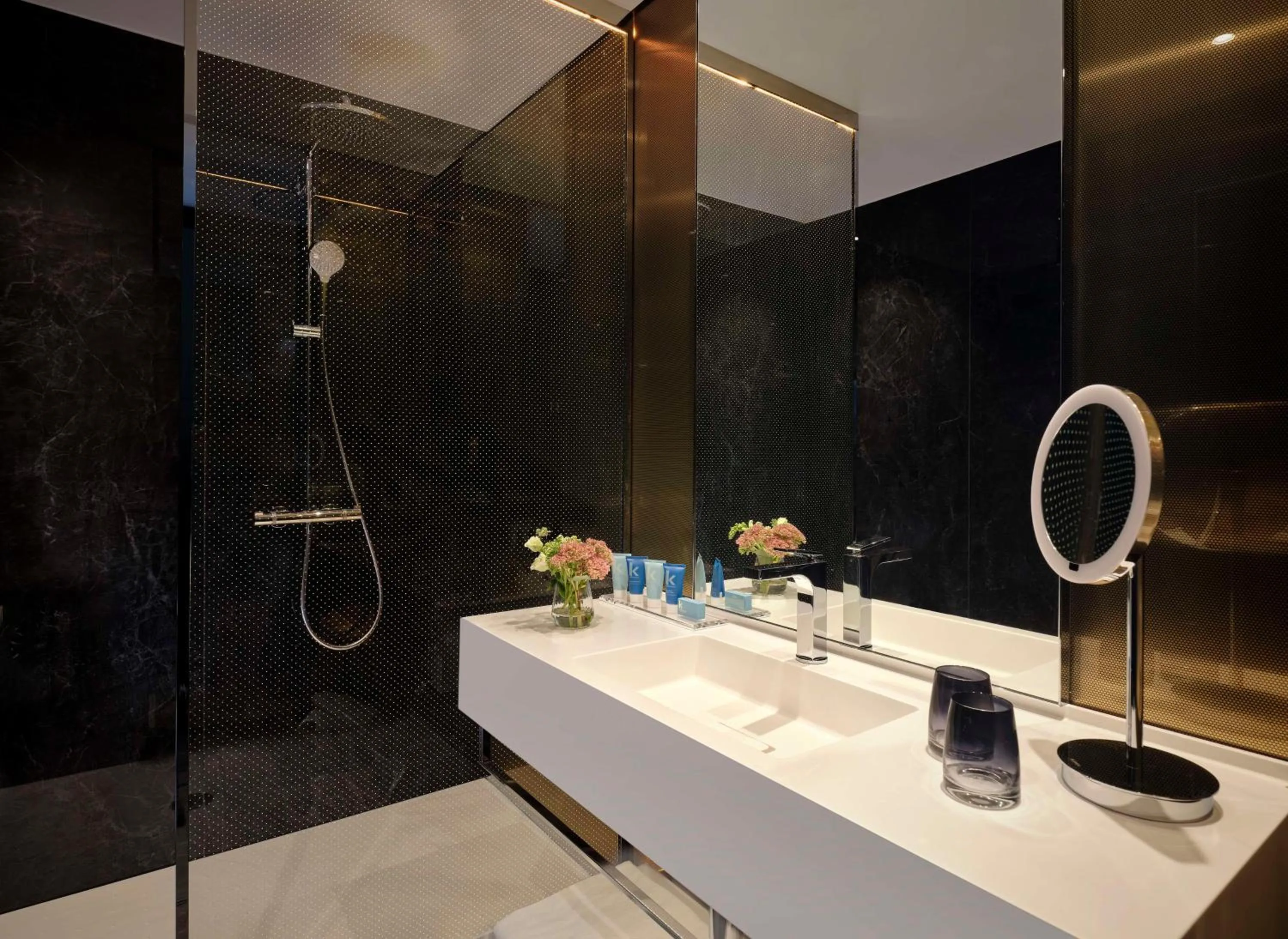 Bathroom in art'otel Zagreb, Powered by Radisson Hotels