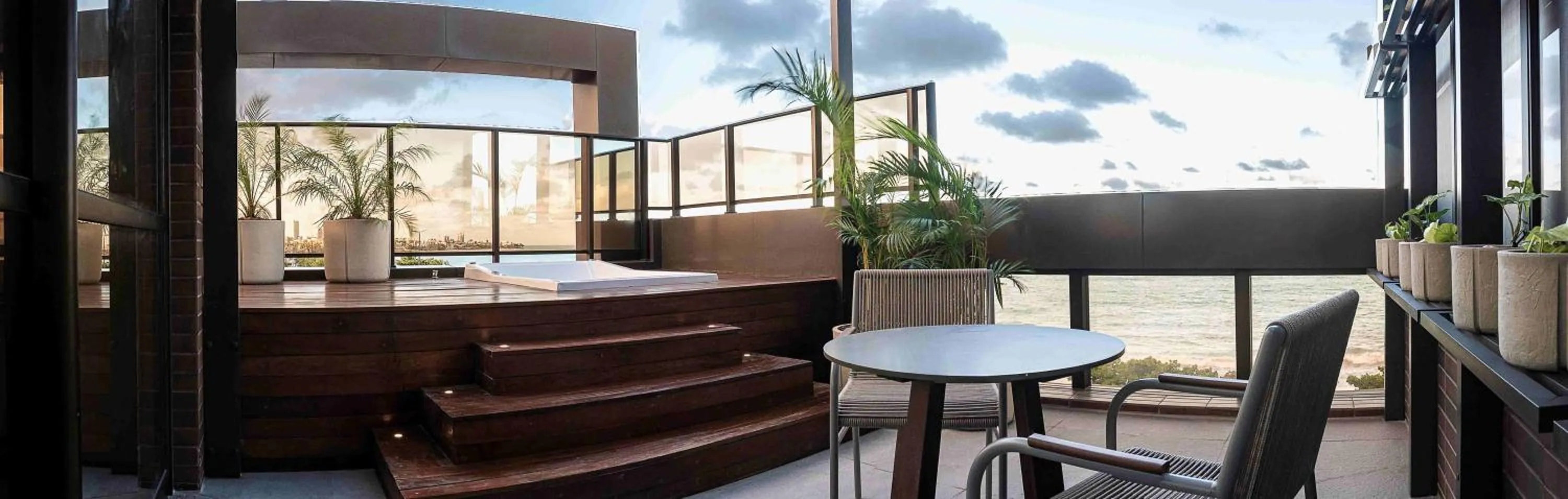 Hot Tub in HCM - Hotel Corais de Manaira