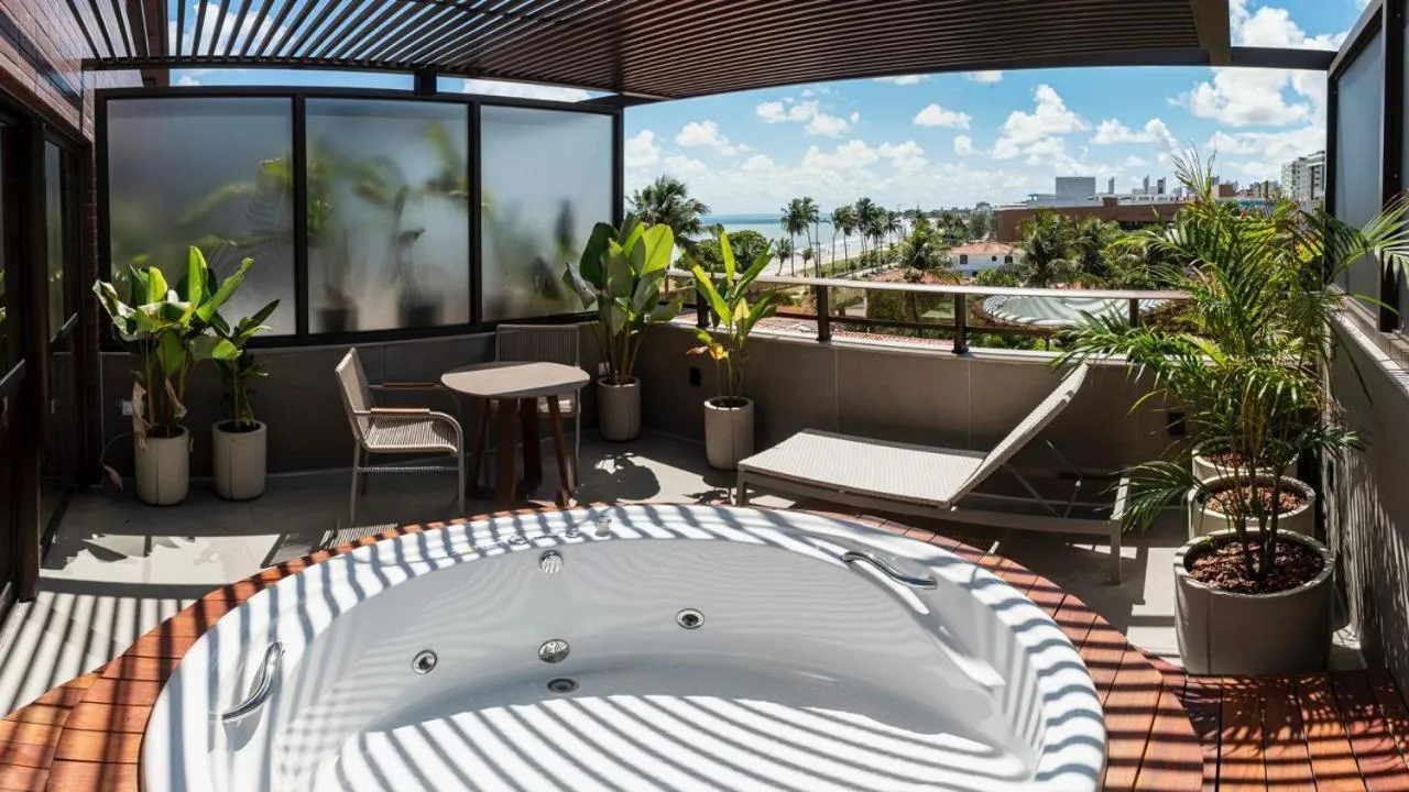 Hot Tub in HCM - Hotel Corais de Manaira