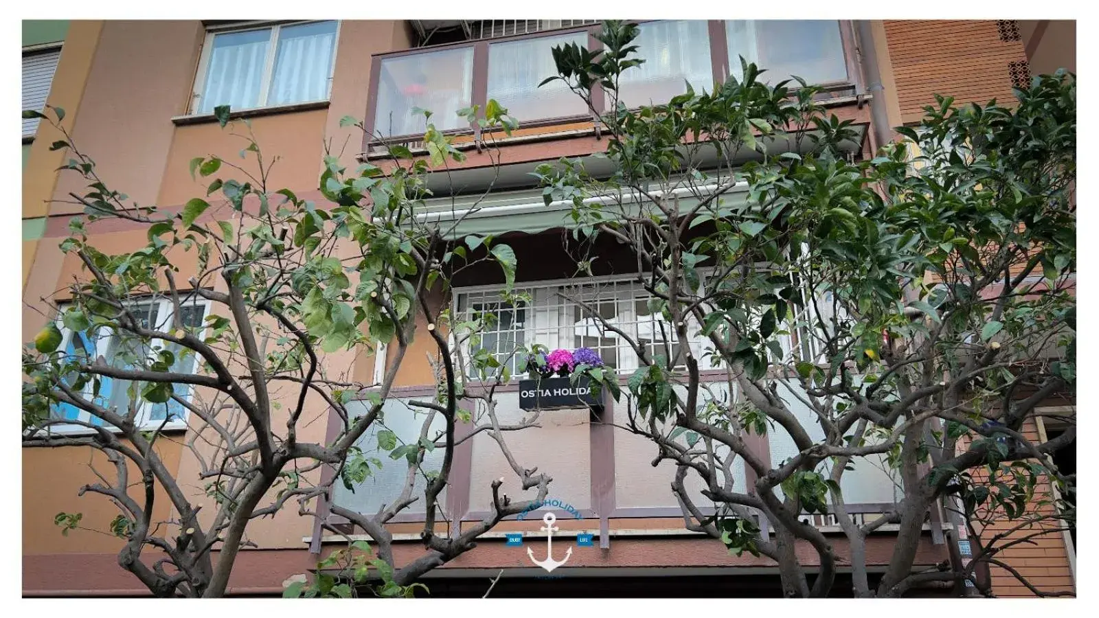 Property building in Ostia Holiday La Dolce Sosta Property building in Ostia Holiday La Dolce Sosta