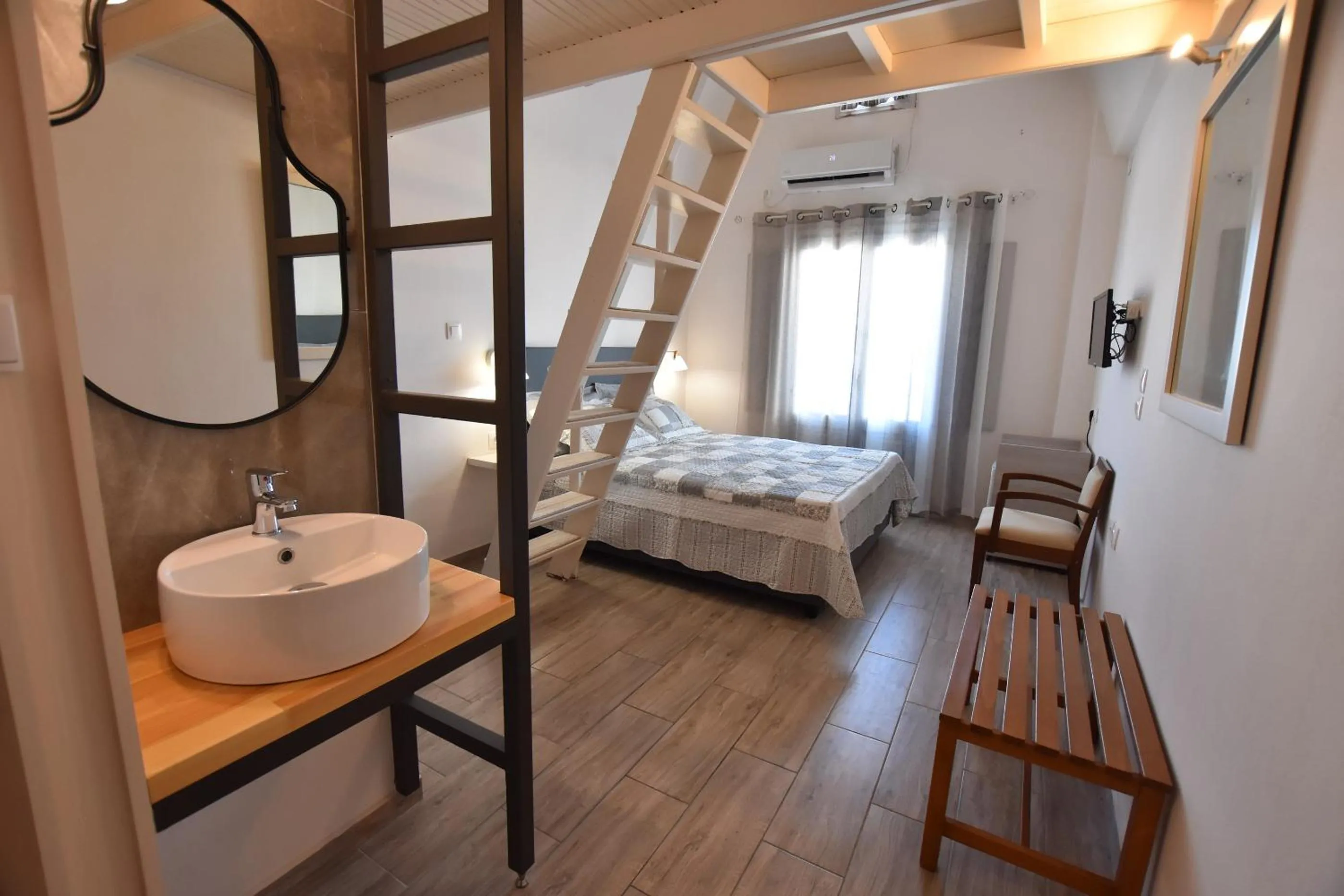 Rodakas Hotel