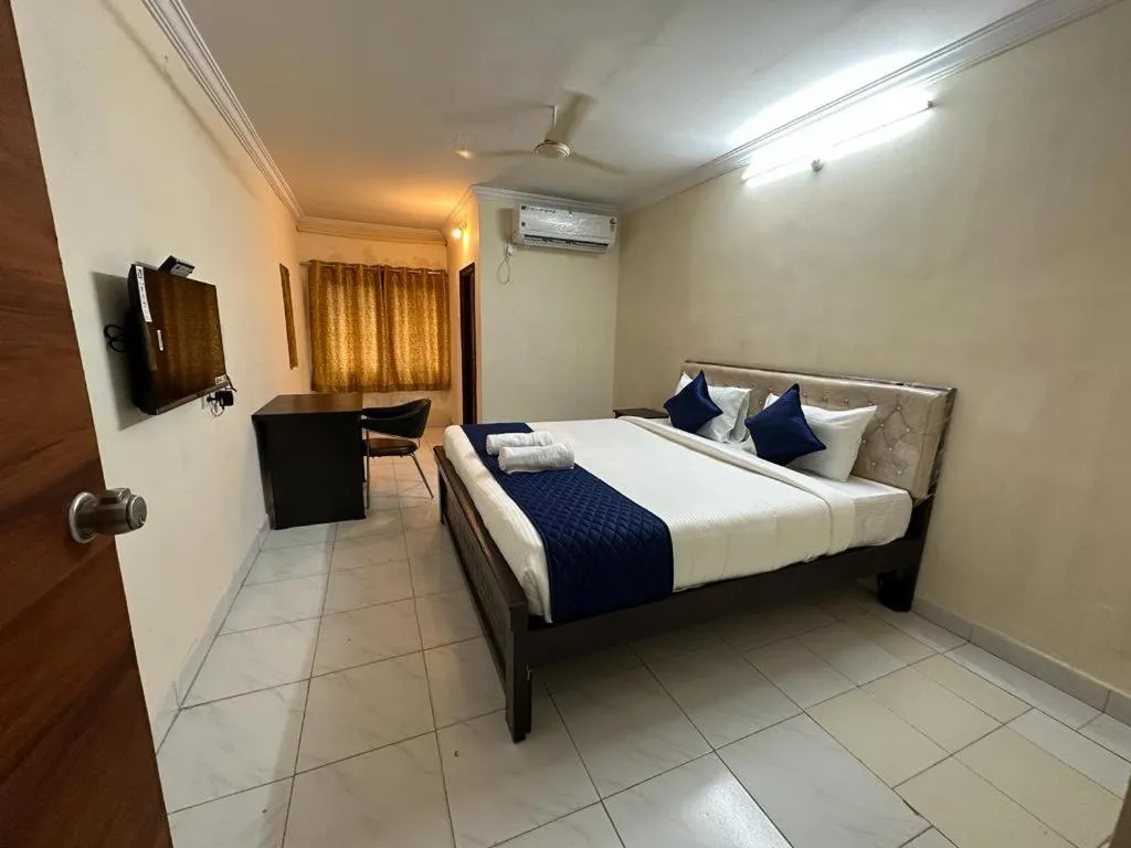 TV and multimedia, Bed in Hotel Skymoon Luxury Rooms