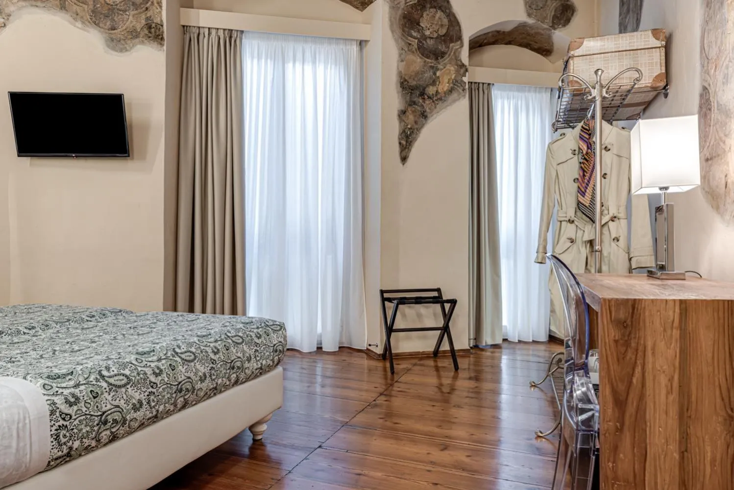 Bed in Guicciardini 24