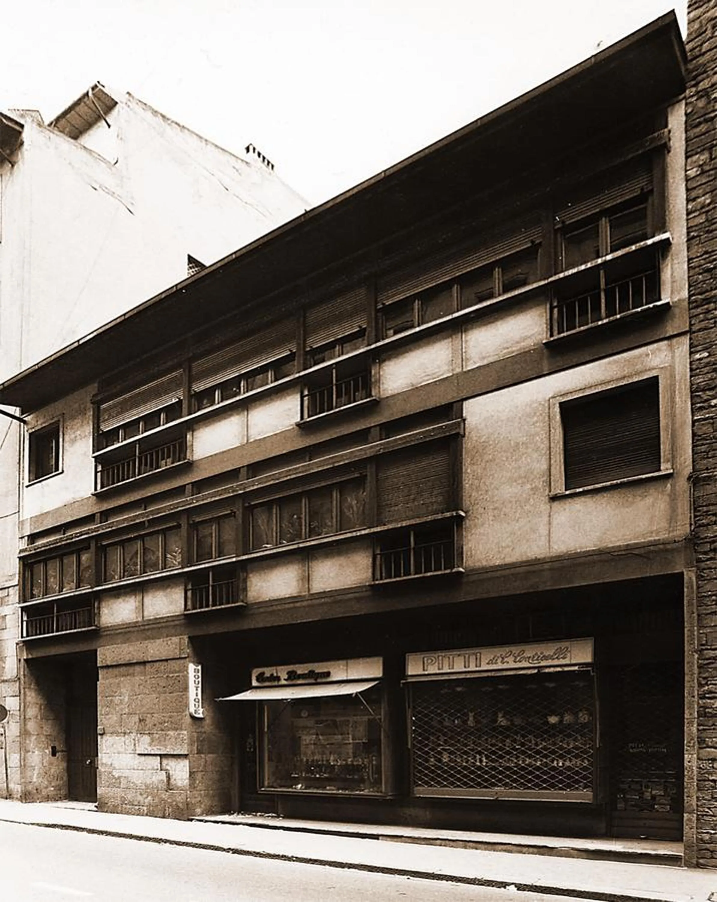 Facade/entrance in Guicciardini 24