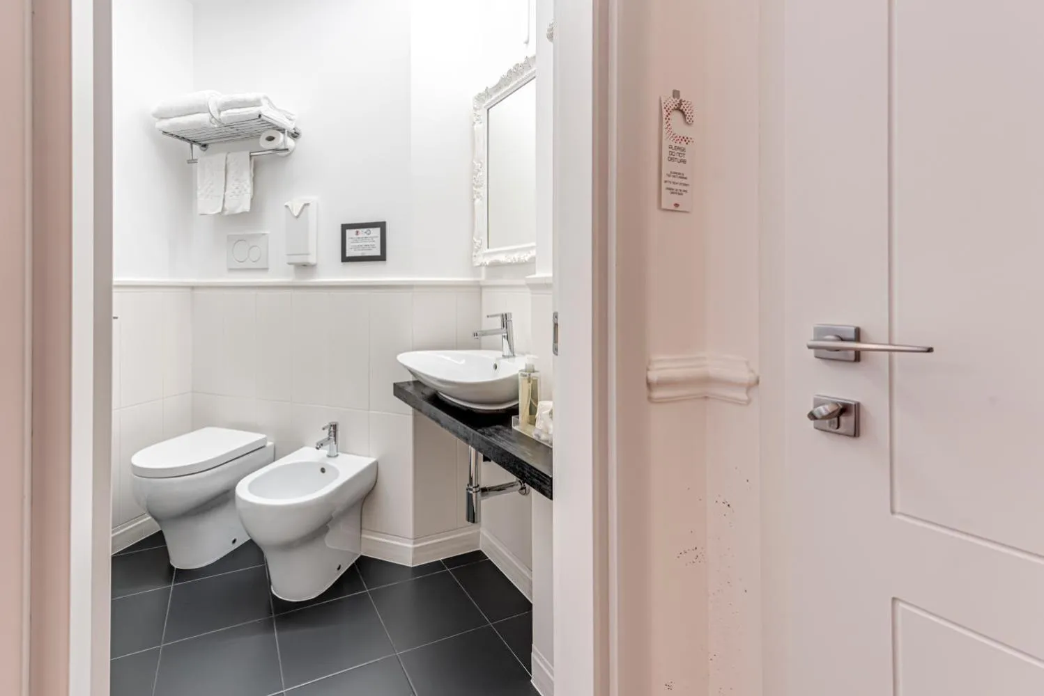 Toilet in Guicciardini 24