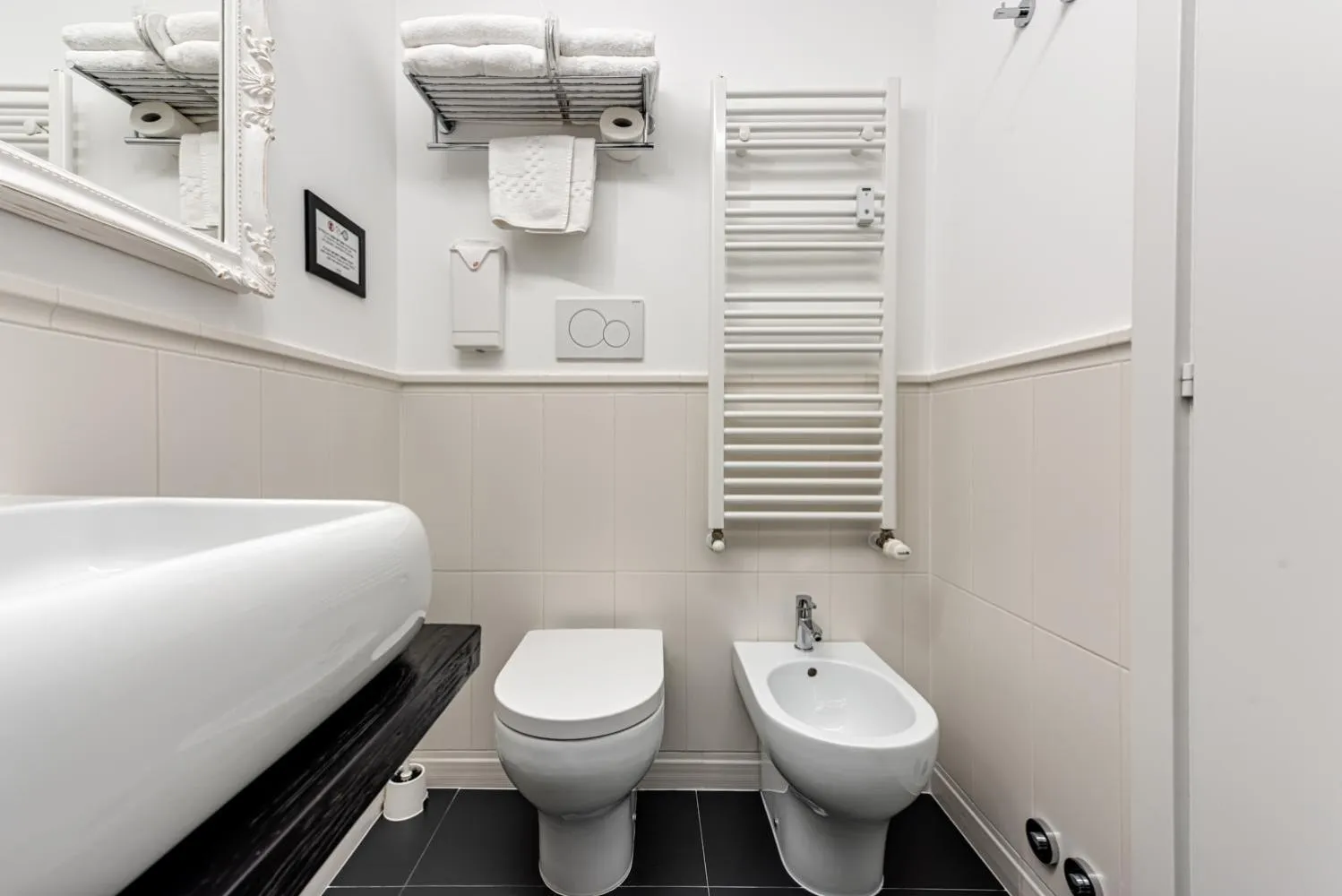 Bathroom in Guicciardini 24