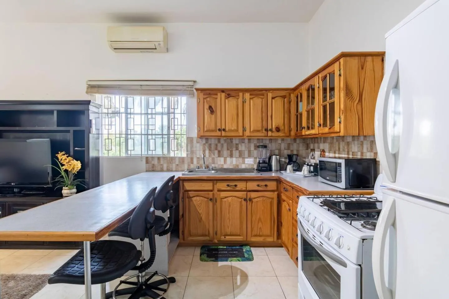 Kitchen or kitchenette in Lovely 1-Bed in Montego Bay-Rose View Apartment
