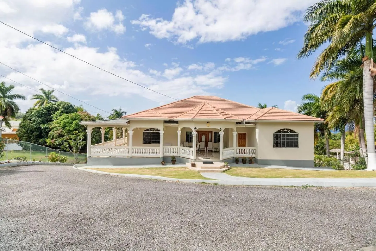 Property building in Lovely 1-Bed in Montego Bay-Rose View Apartment