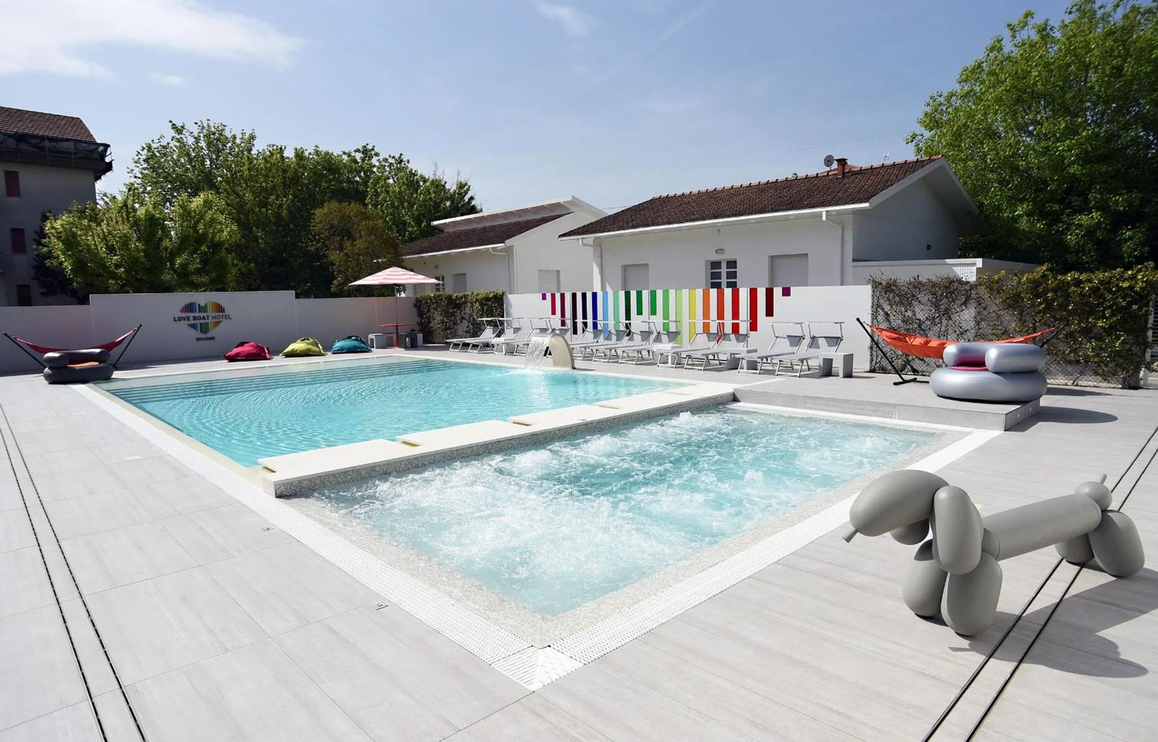 Hot Tub in Love Boat Hotel - The Original