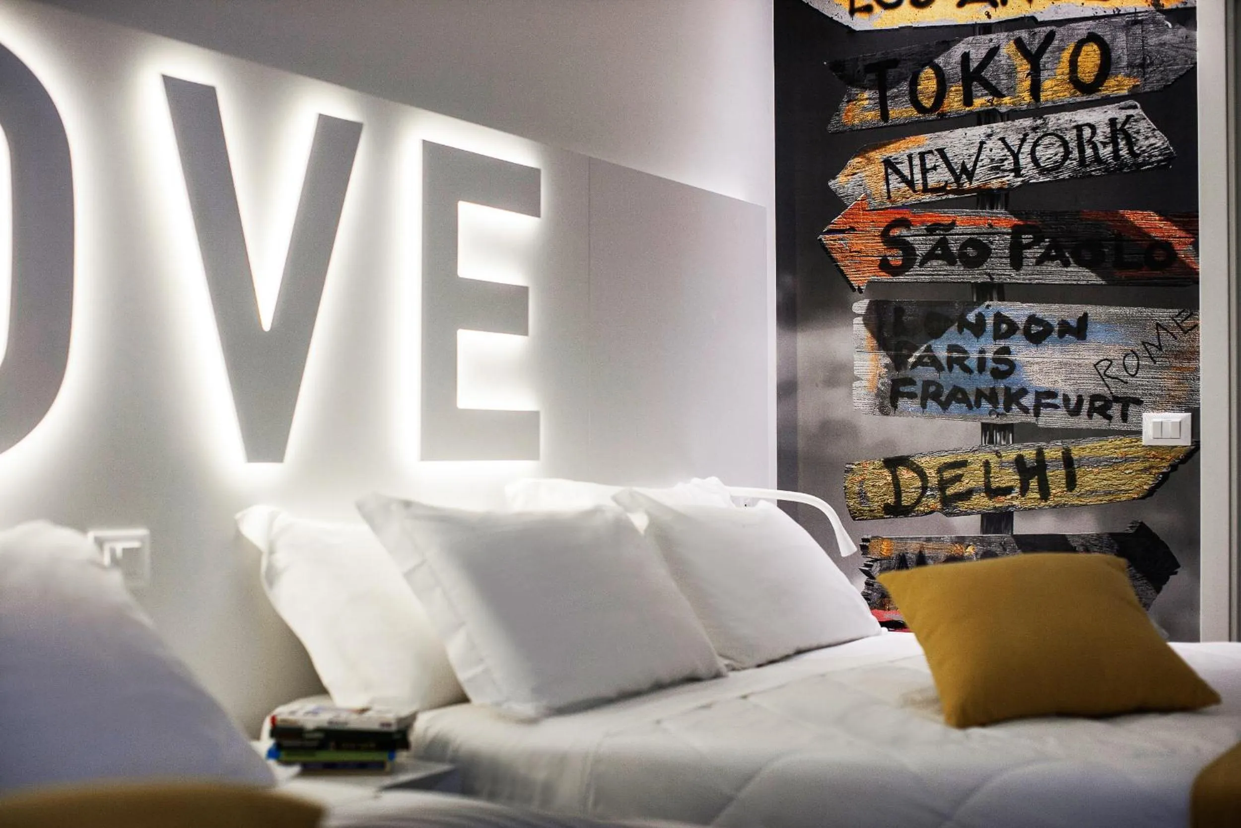 Decorative detail, Bed in Love Boat Hotel - The Original