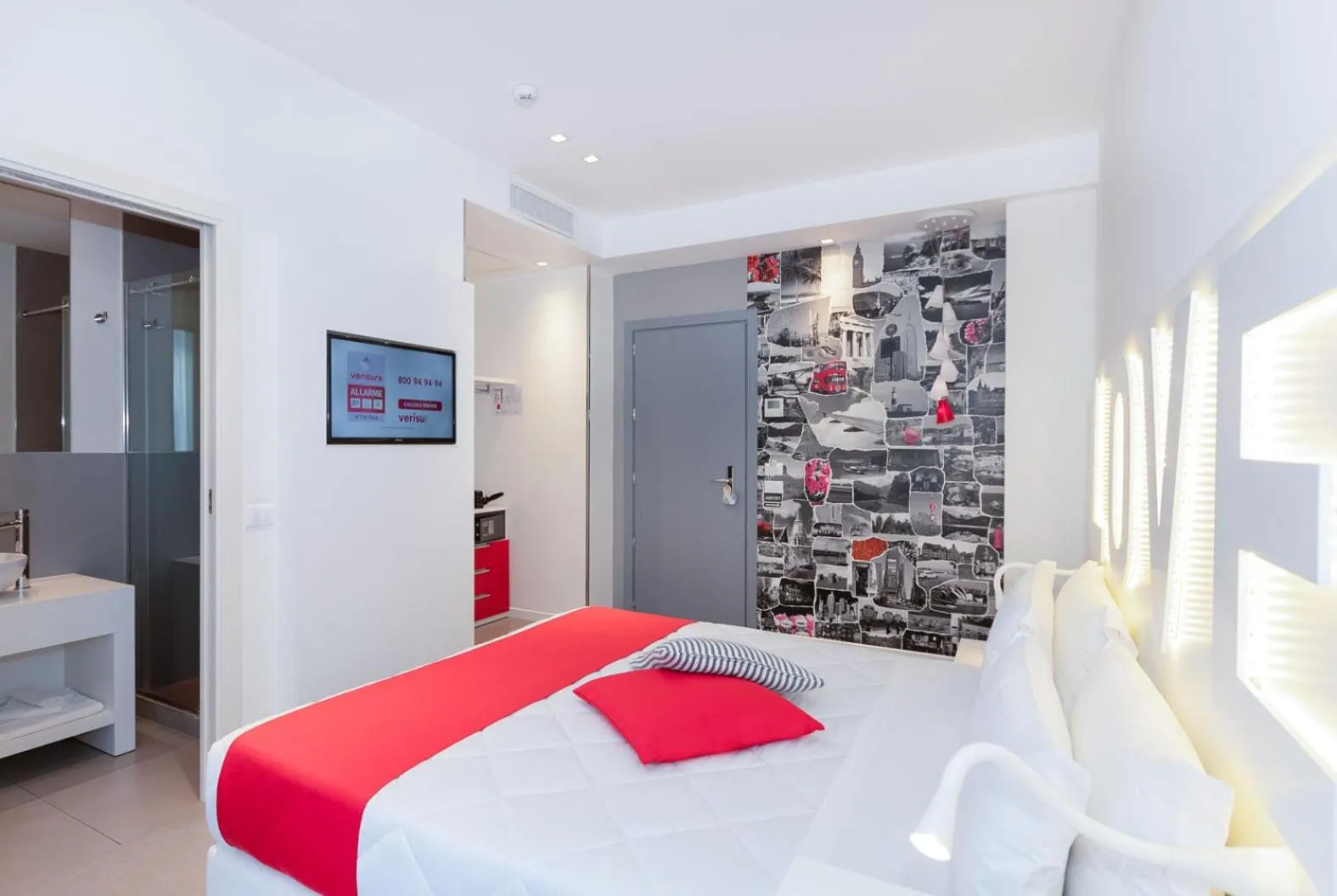 Bed in Love Boat Hotel - The Original