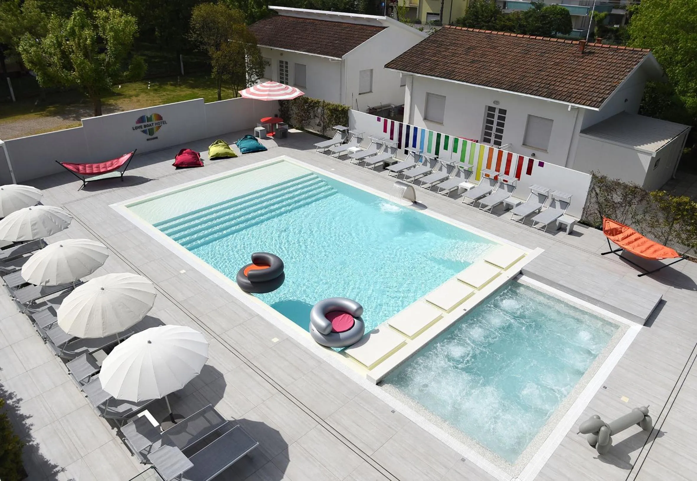 Swimming pool in Love Boat Hotel - The Original