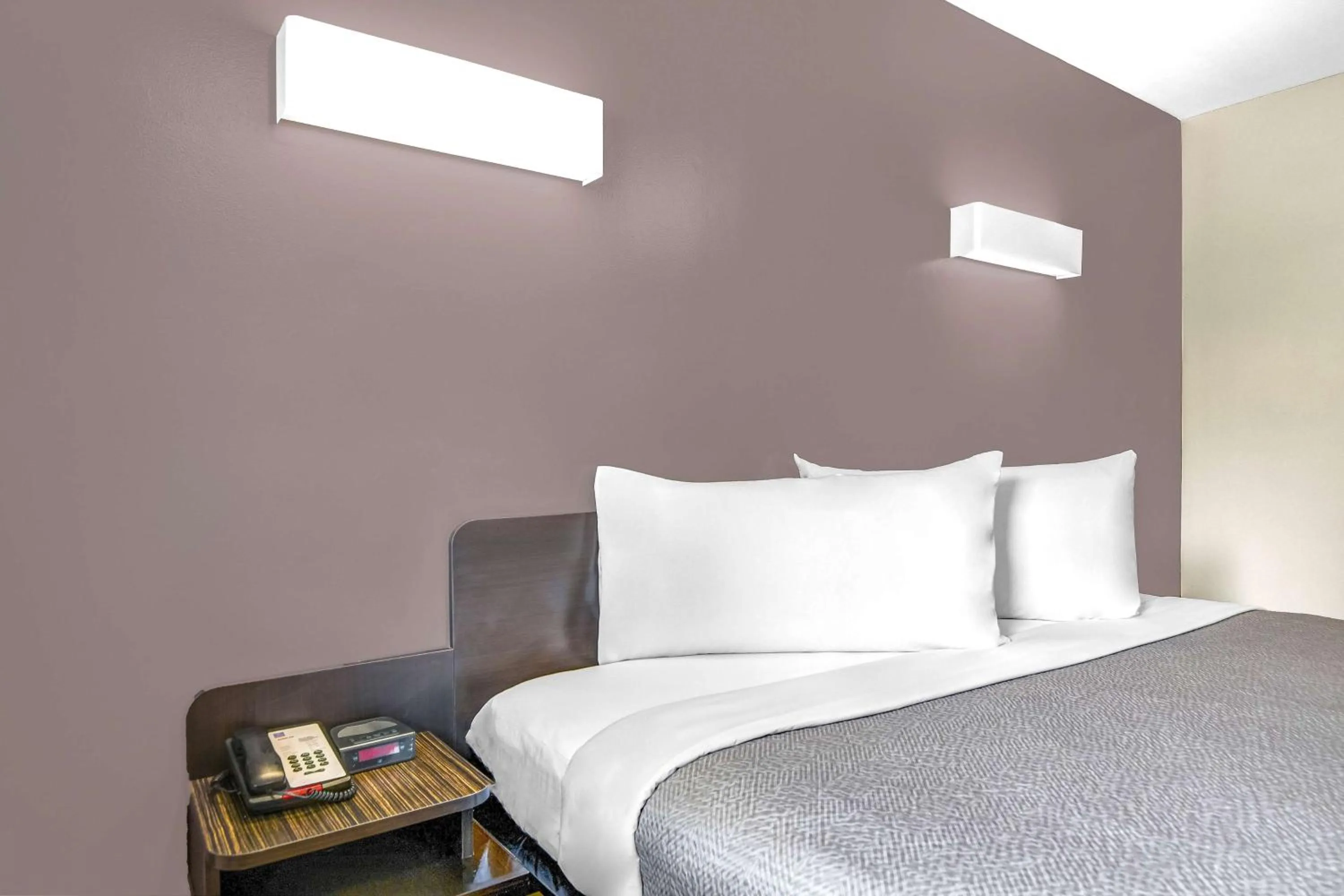 Photo of the whole room, Bed in Studio 6-Atlanta, GA - Chamblee