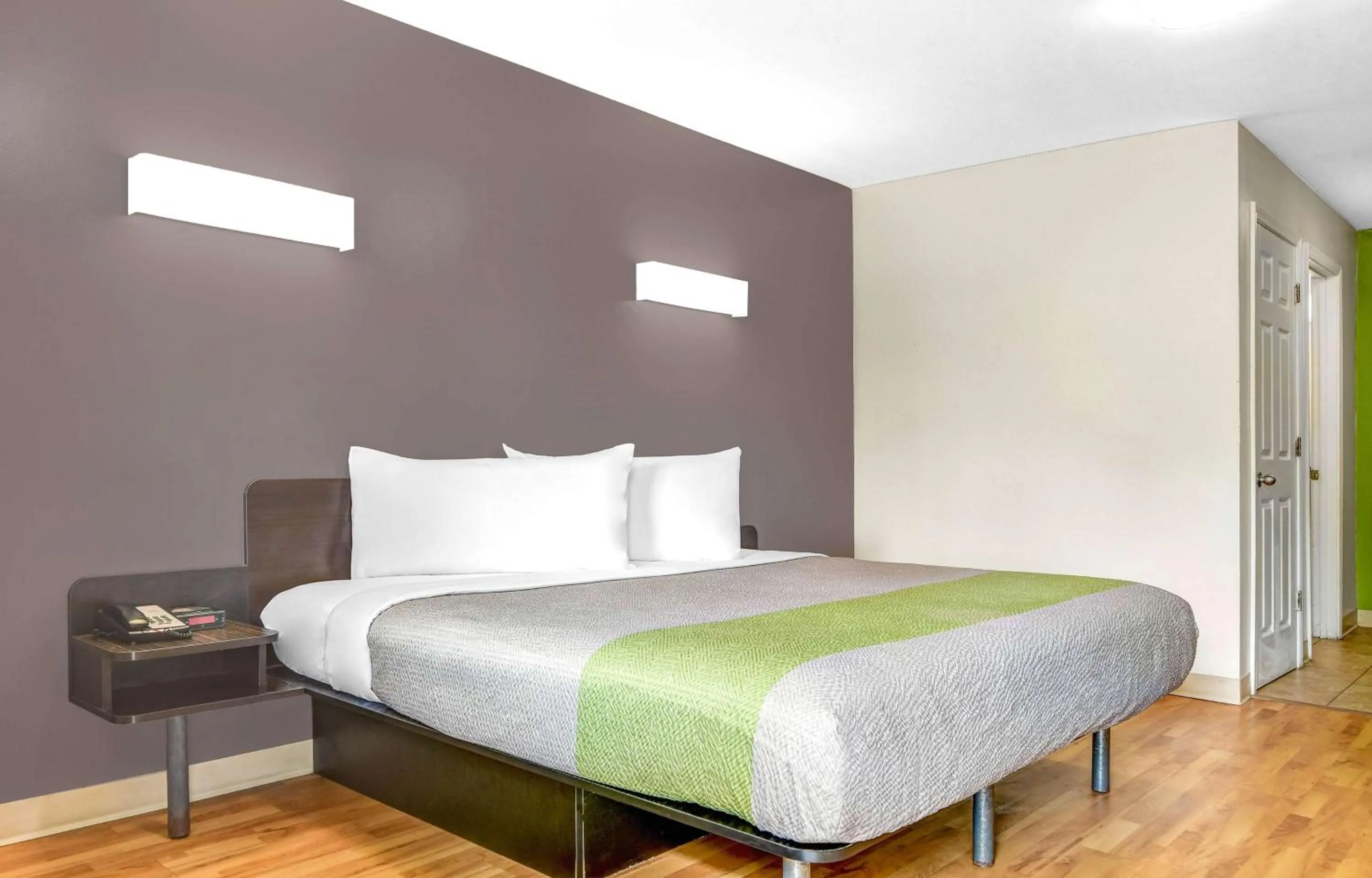 Photo of the whole room, Bed in Studio 6-Atlanta, GA - Chamblee