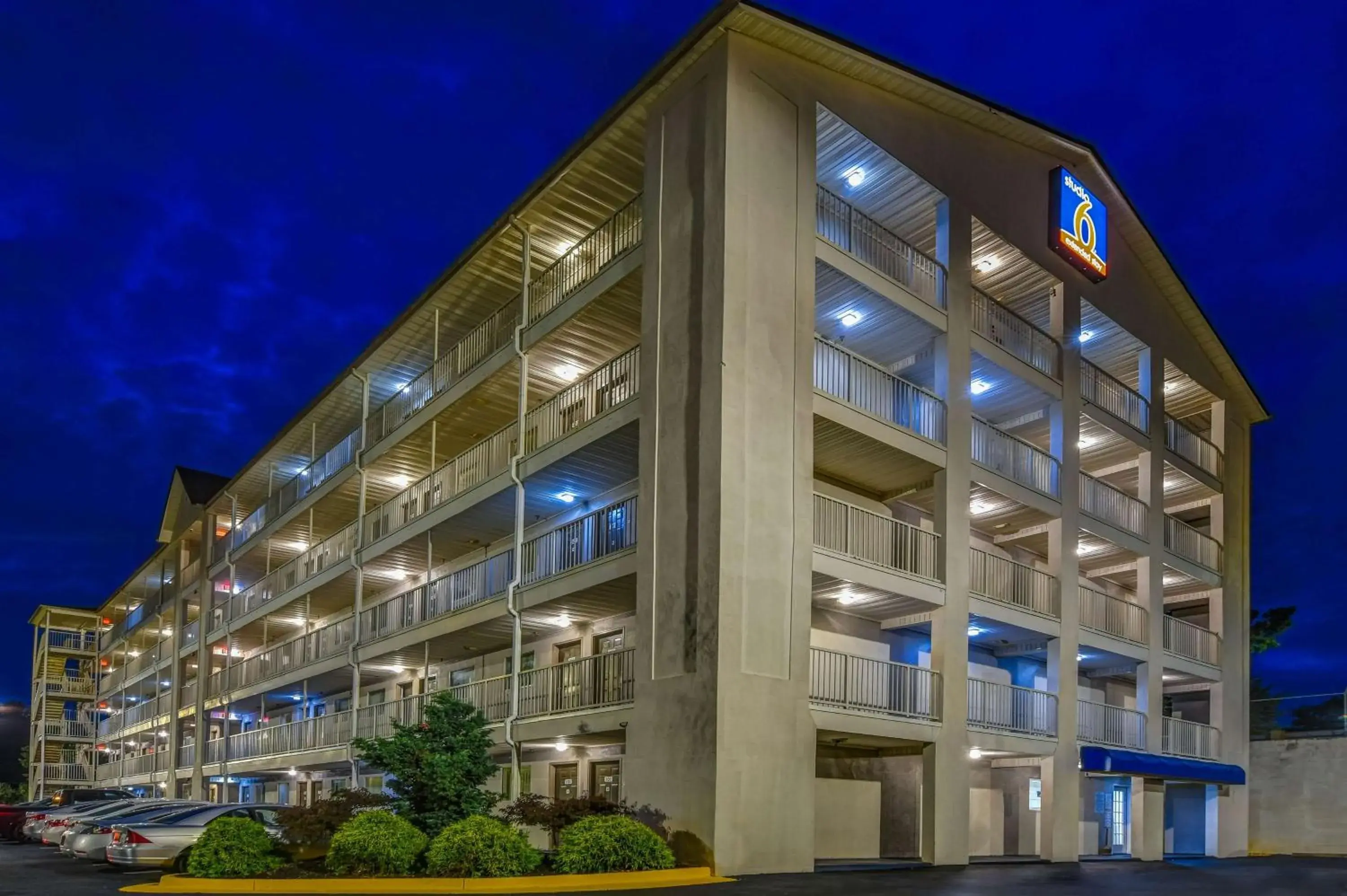 Property building in Studio 6-Atlanta, GA - Chamblee Property building in Studio 6-Atlanta, GA - Chamblee