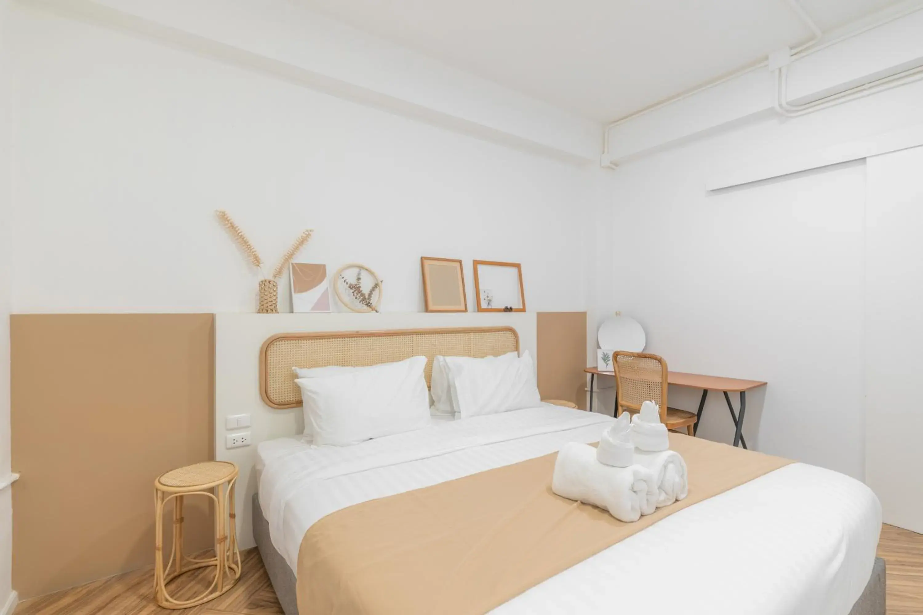 Craft studio apartment by Beginning with,3BR in heart of Nimman Craft studio apartment by Beginning with,3BR in heart of Nimman