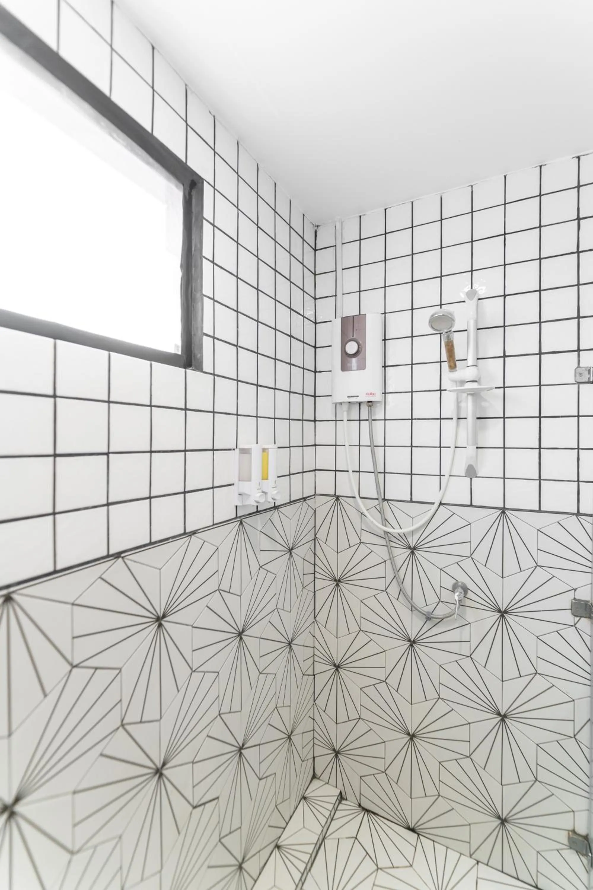 Craft studio apartment by Beginning with,3BR​ in heart of Nimman