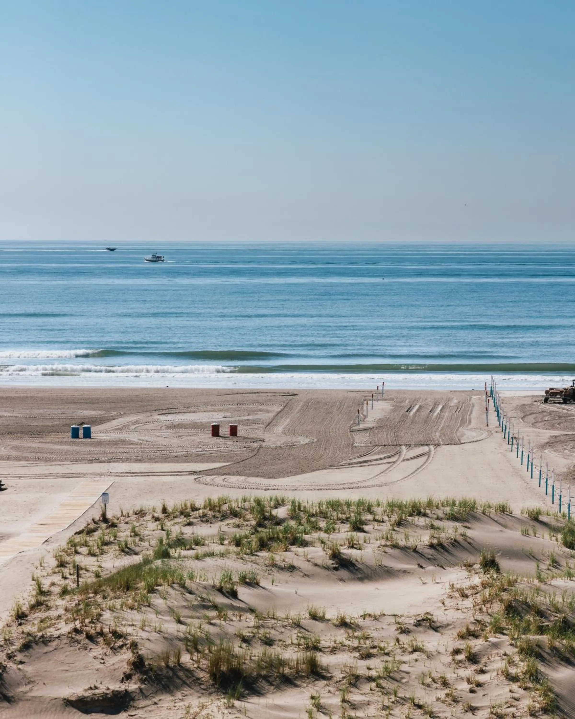 Beach in Mahalo Diamond Beach Resort