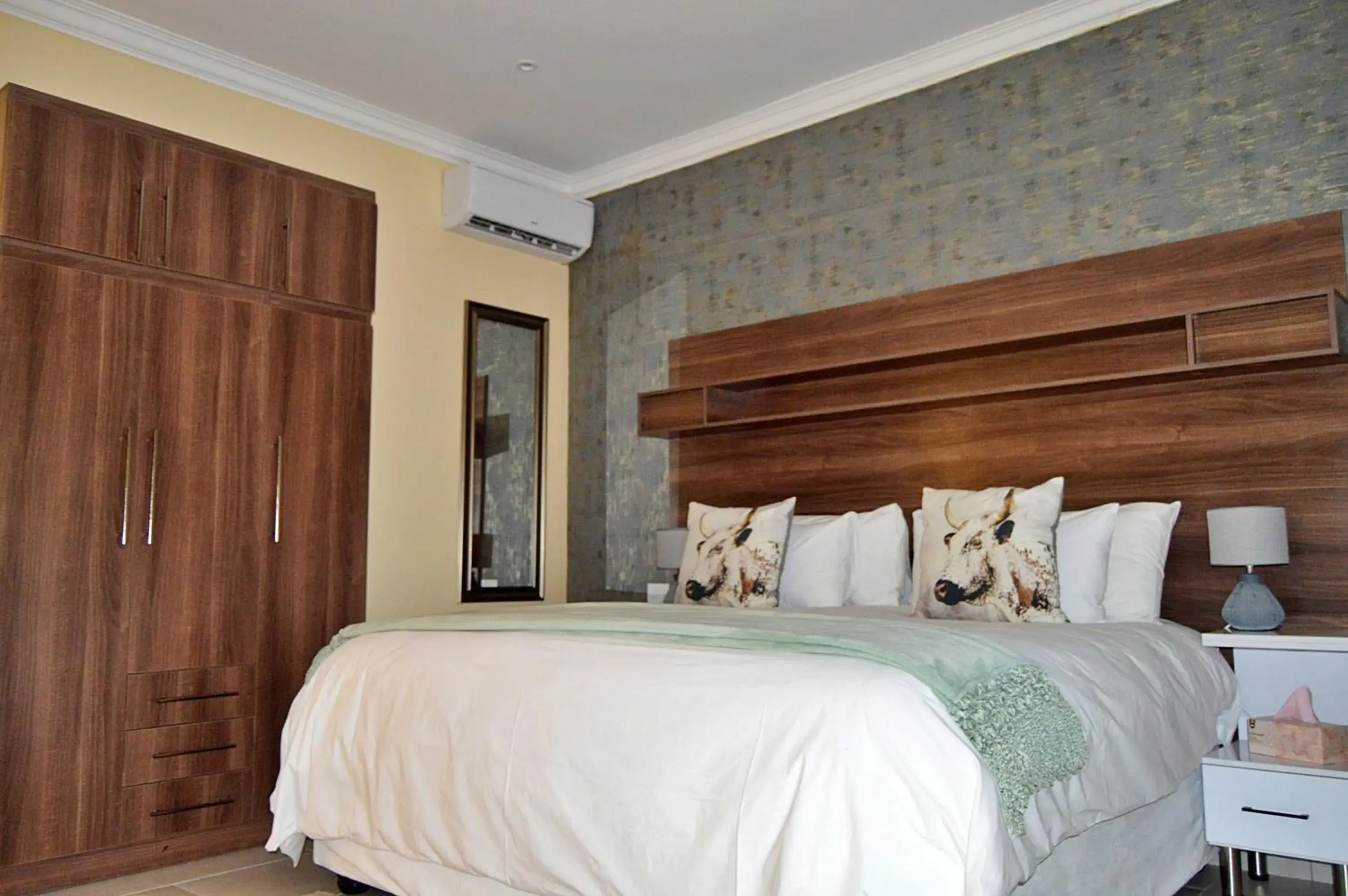 Bed in Royal Marlothi Kruger Safari Lodge and Spa Bed in Royal Marlothi Kruger Safari Lodge and Spa