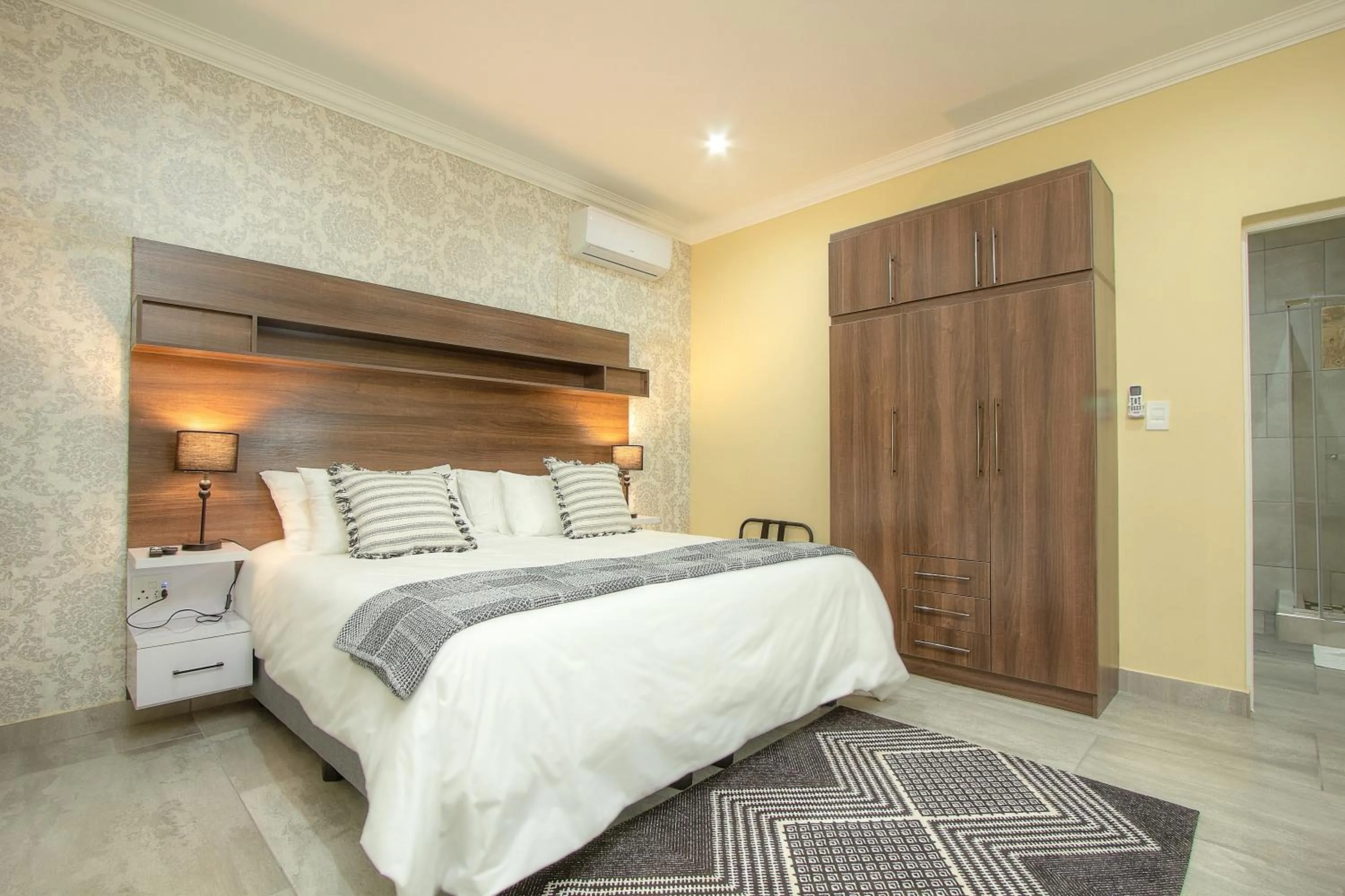 Bed in Royal Marlothi Kruger Safari Lodge and Spa