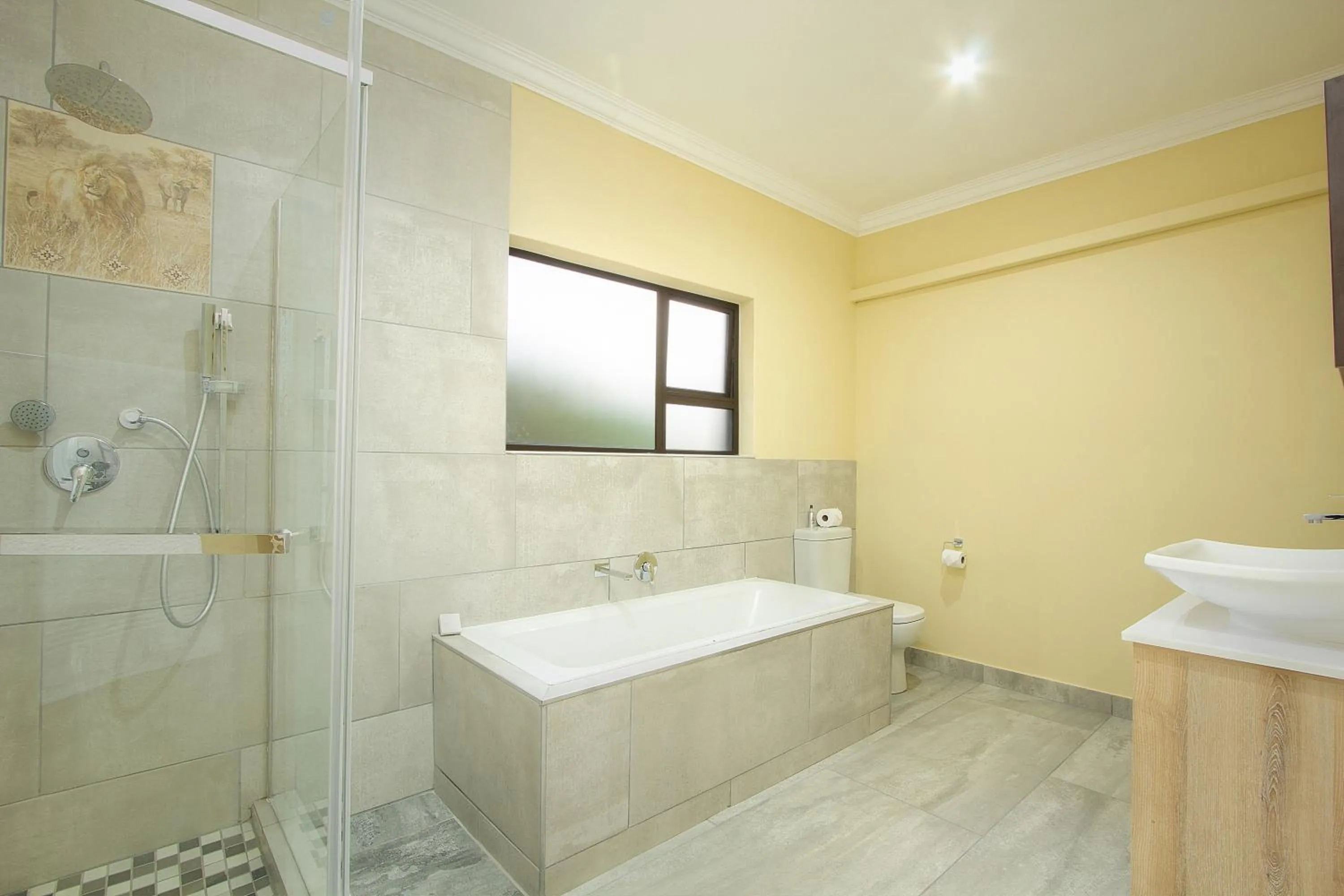 Bathroom in Royal Marlothi Kruger Safari Lodge and Spa