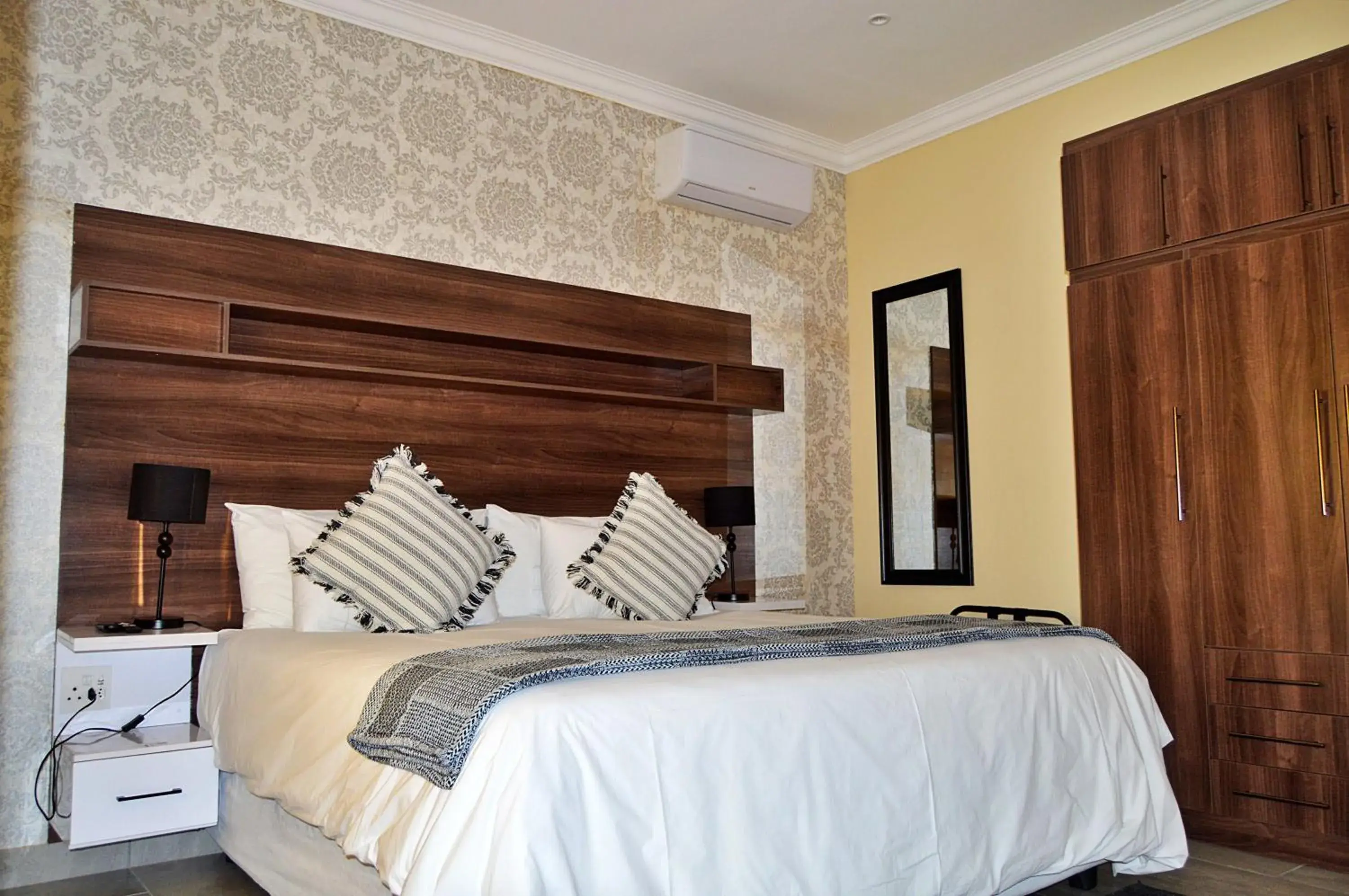 Bed in Royal Marlothi Kruger Safari Lodge and Spa Bed in Royal Marlothi Kruger Safari Lodge and Spa