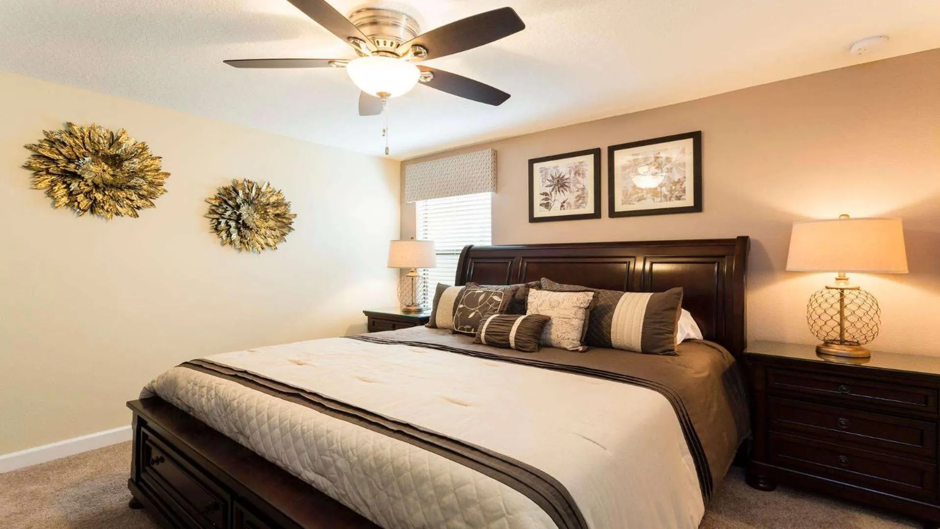 Opulent Villa, 10 Min to Disney, Pool & Spa